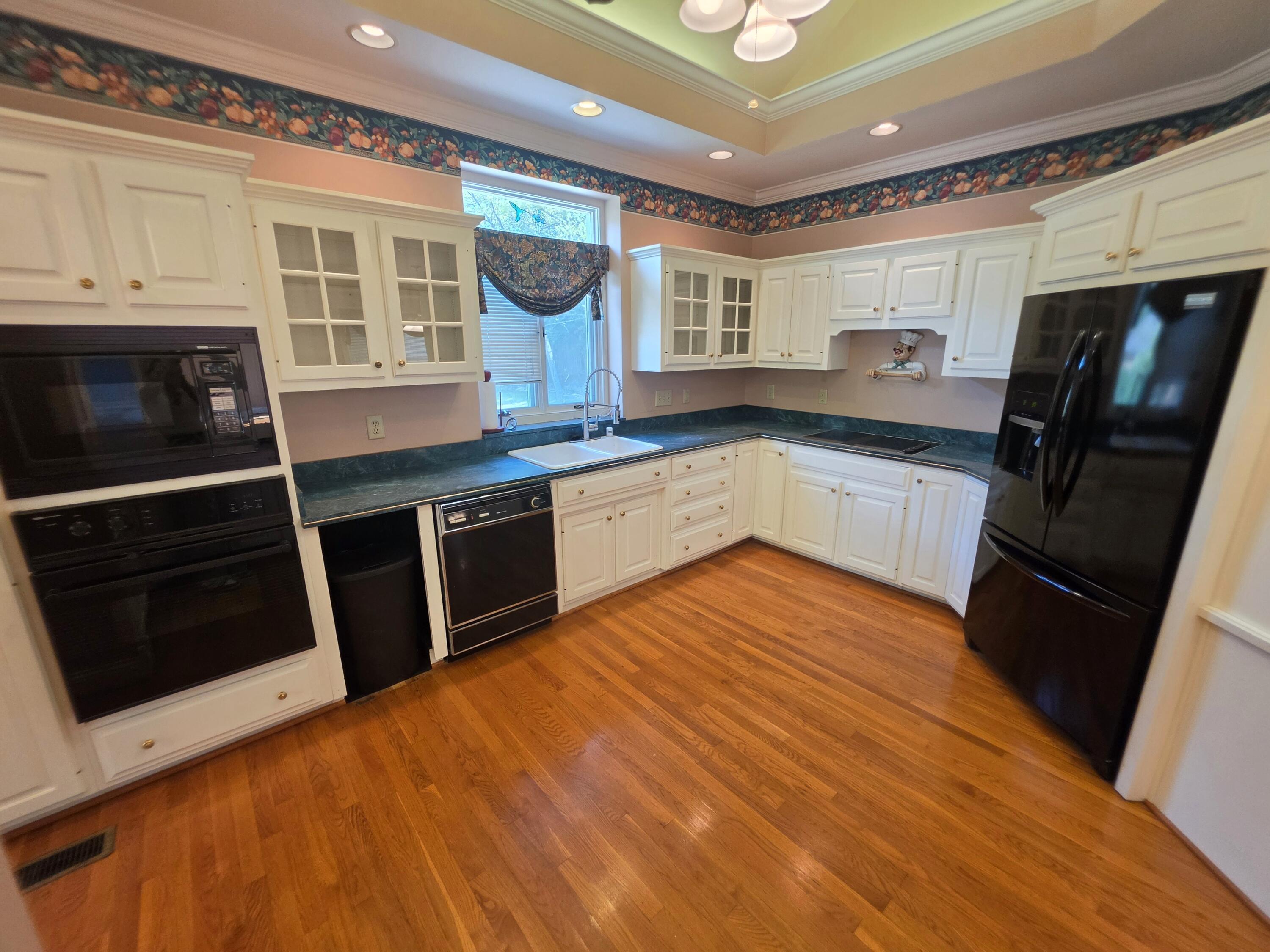 2392 The Woods Lane Property Photo 15