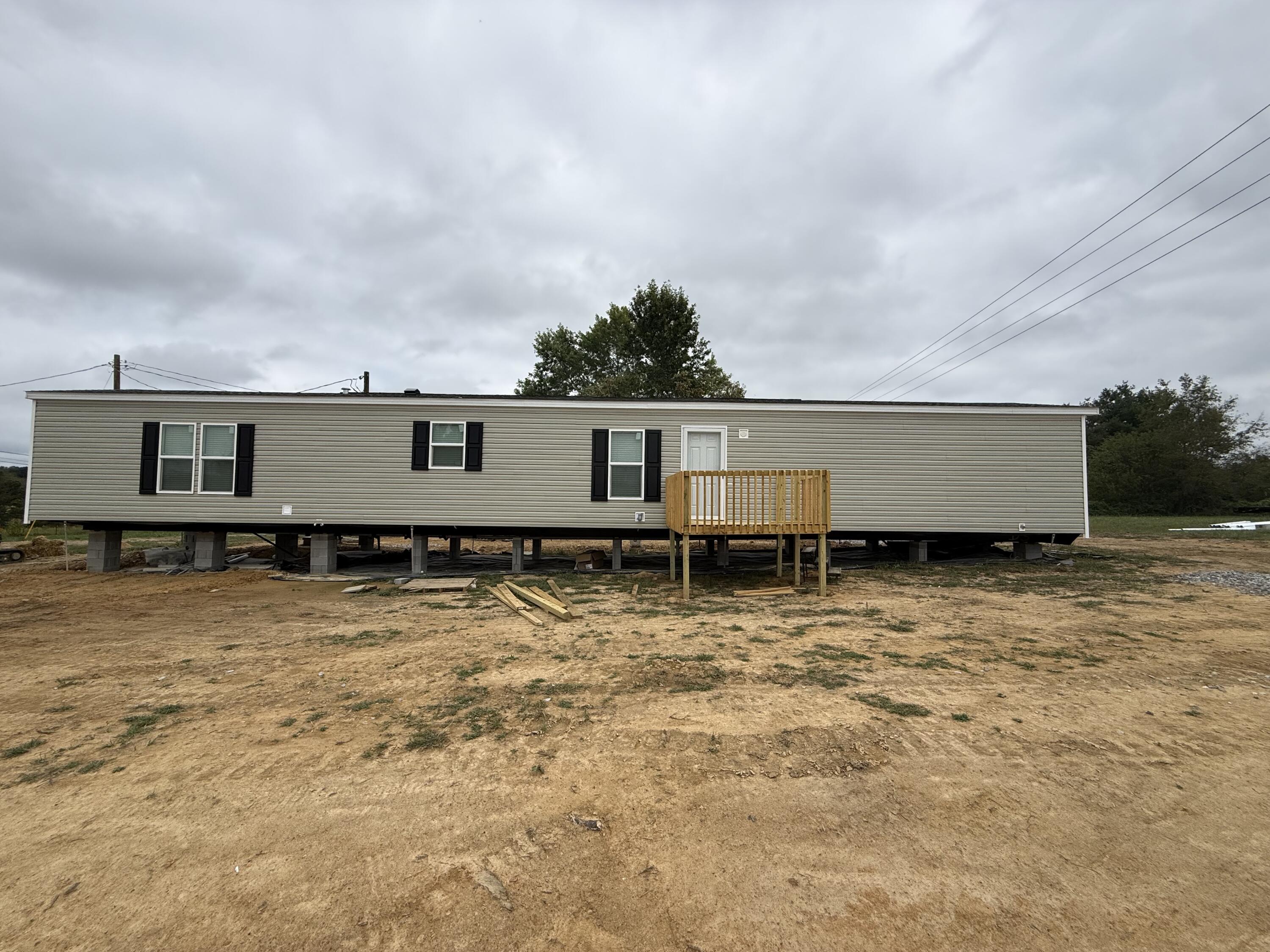 25 Interstate Drive Property Photo 1
