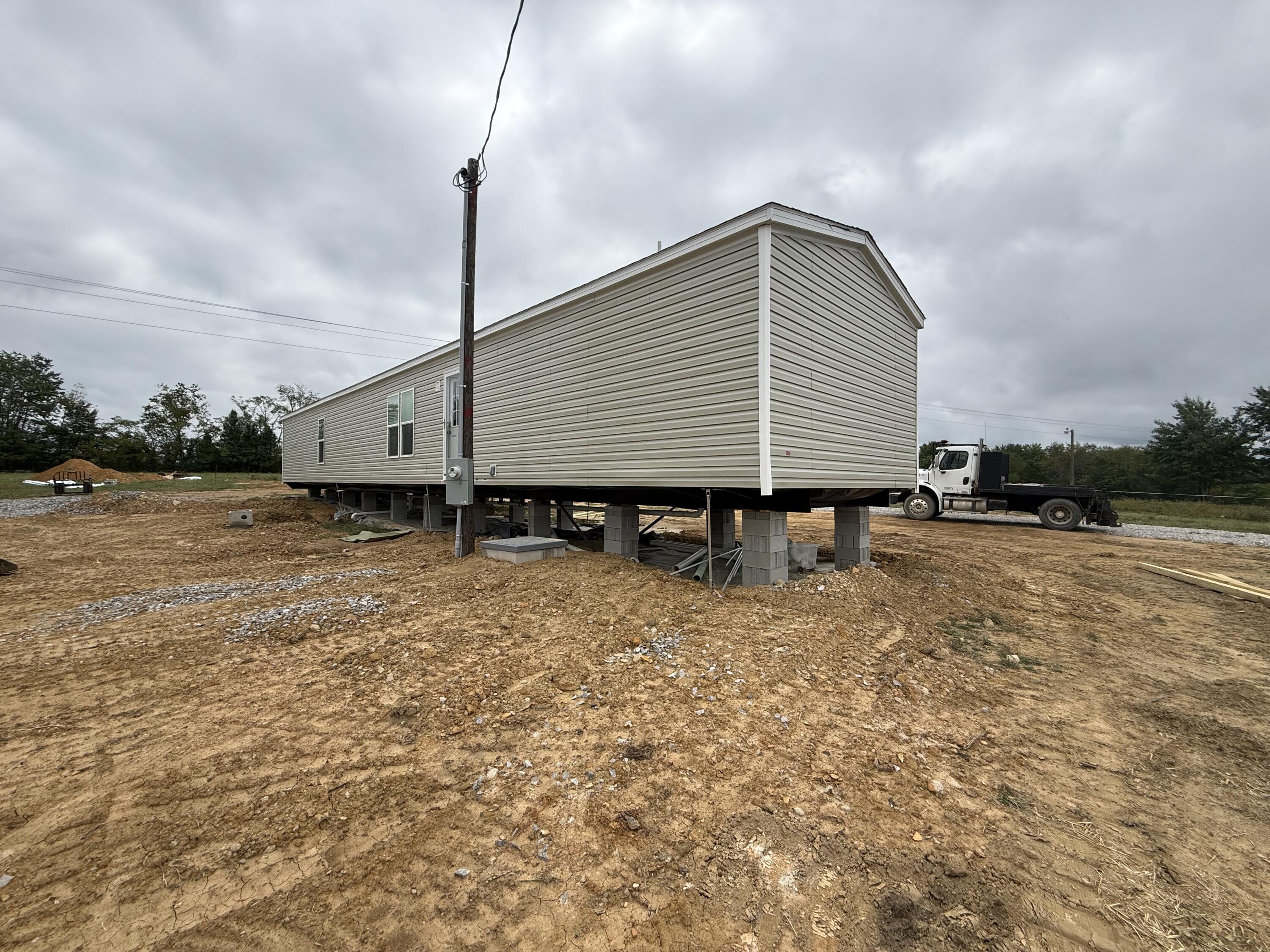 25 Interstate Drive Property Photo 3