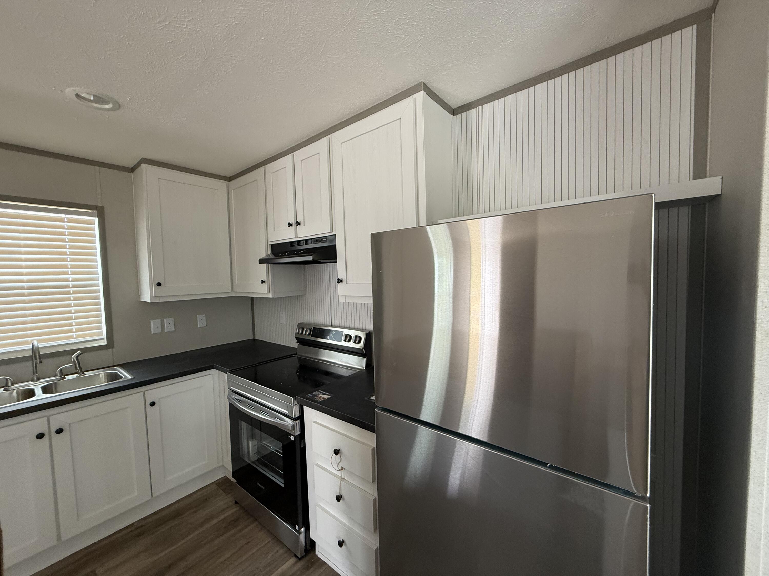 25 Interstate Drive Property Photo 9