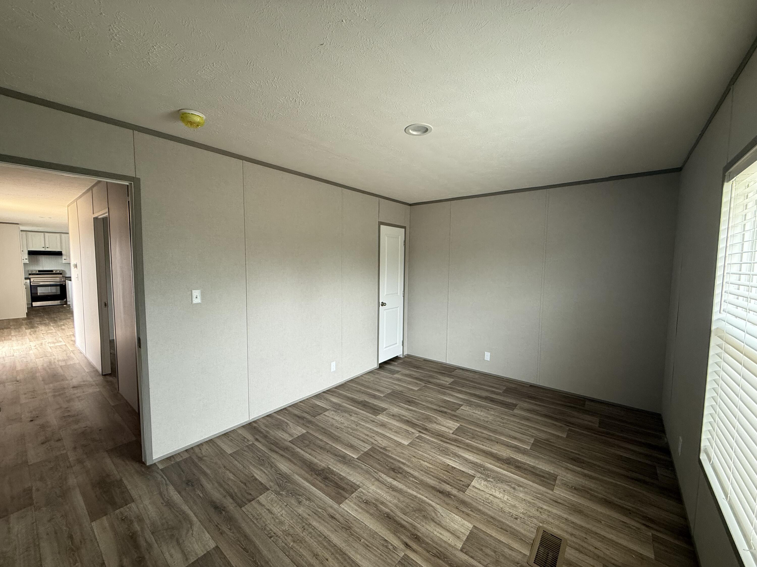 25 Interstate Drive Property Photo 14
