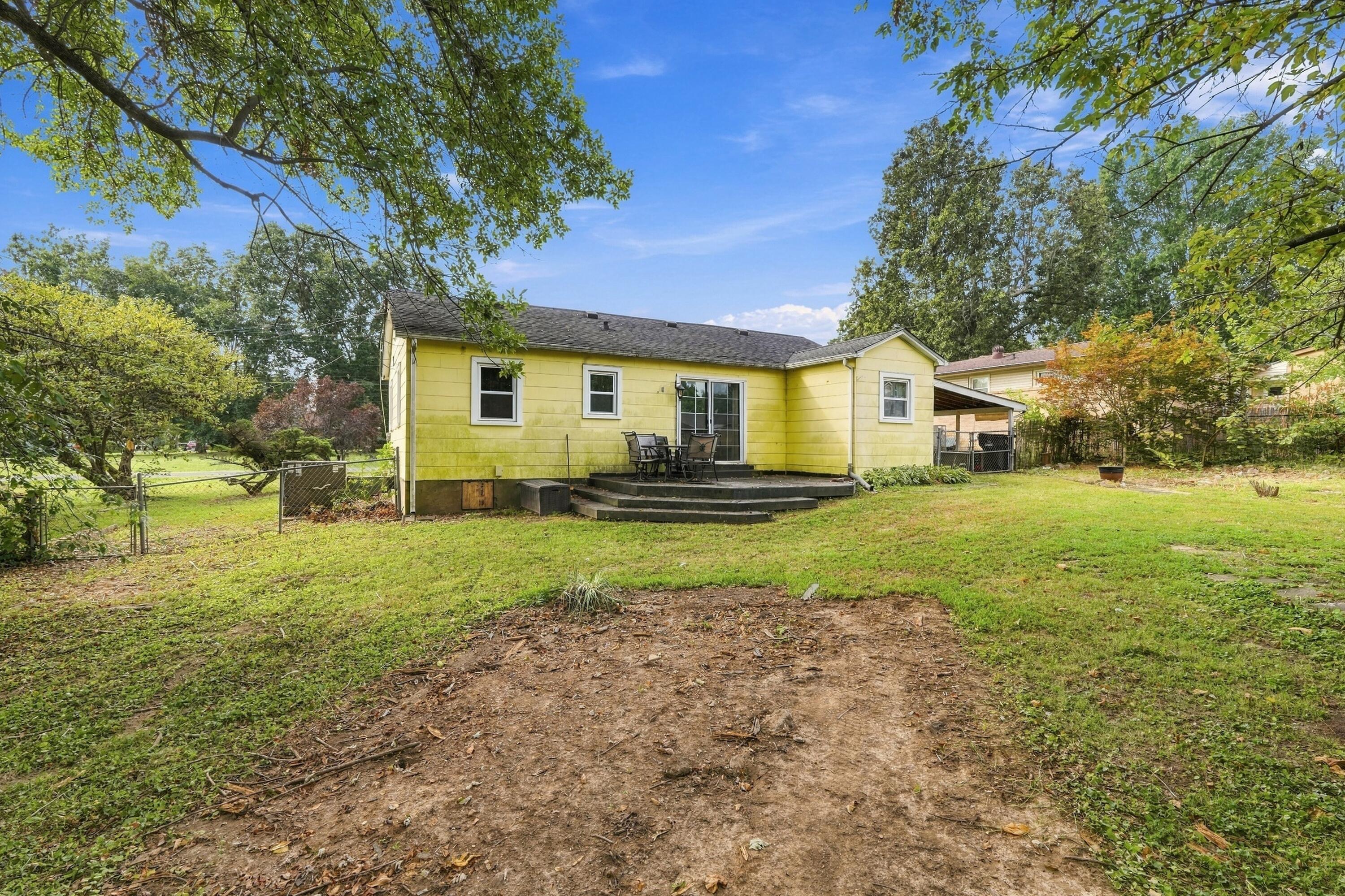 1353 W Broadway Property Photo 6