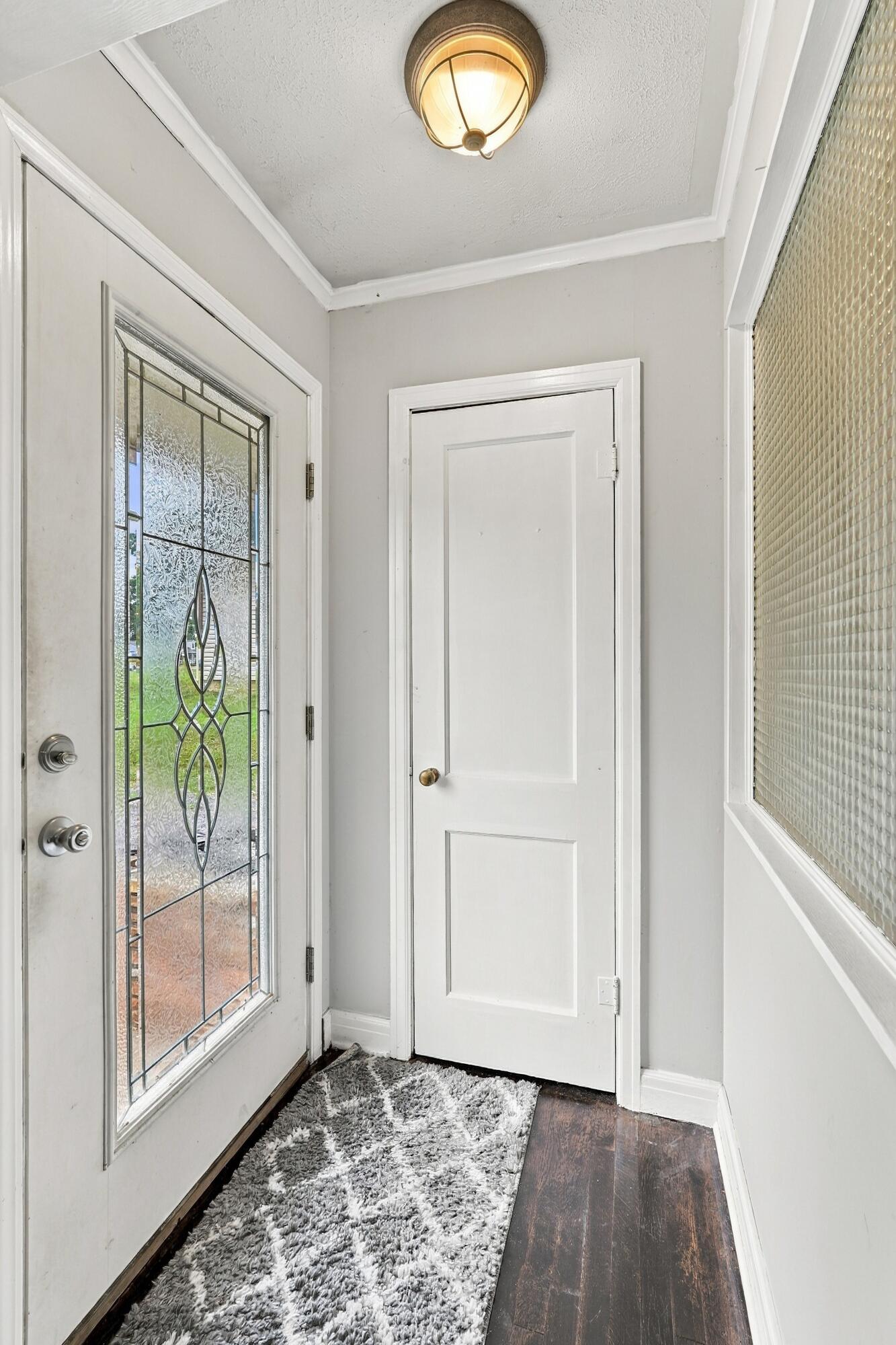 1353 W Broadway Property Photo 12