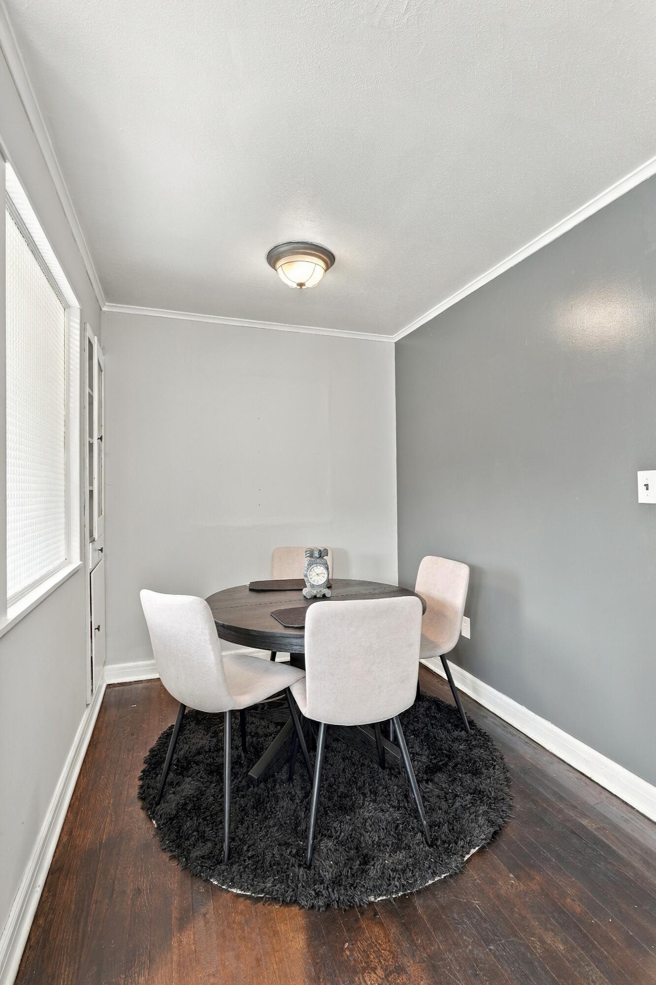 1353 W Broadway Property Photo 16