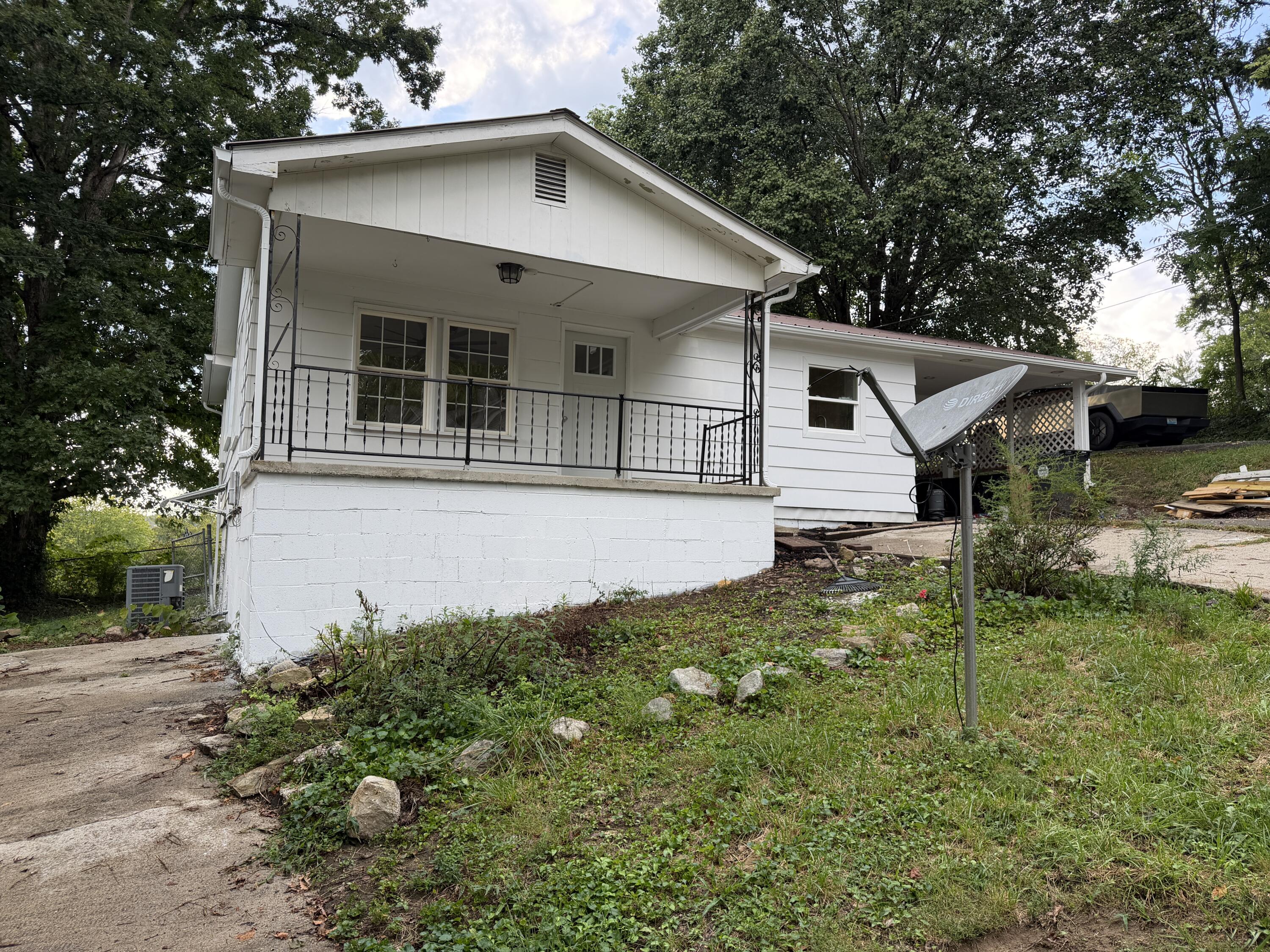 711 N Green Street Property Photo 1