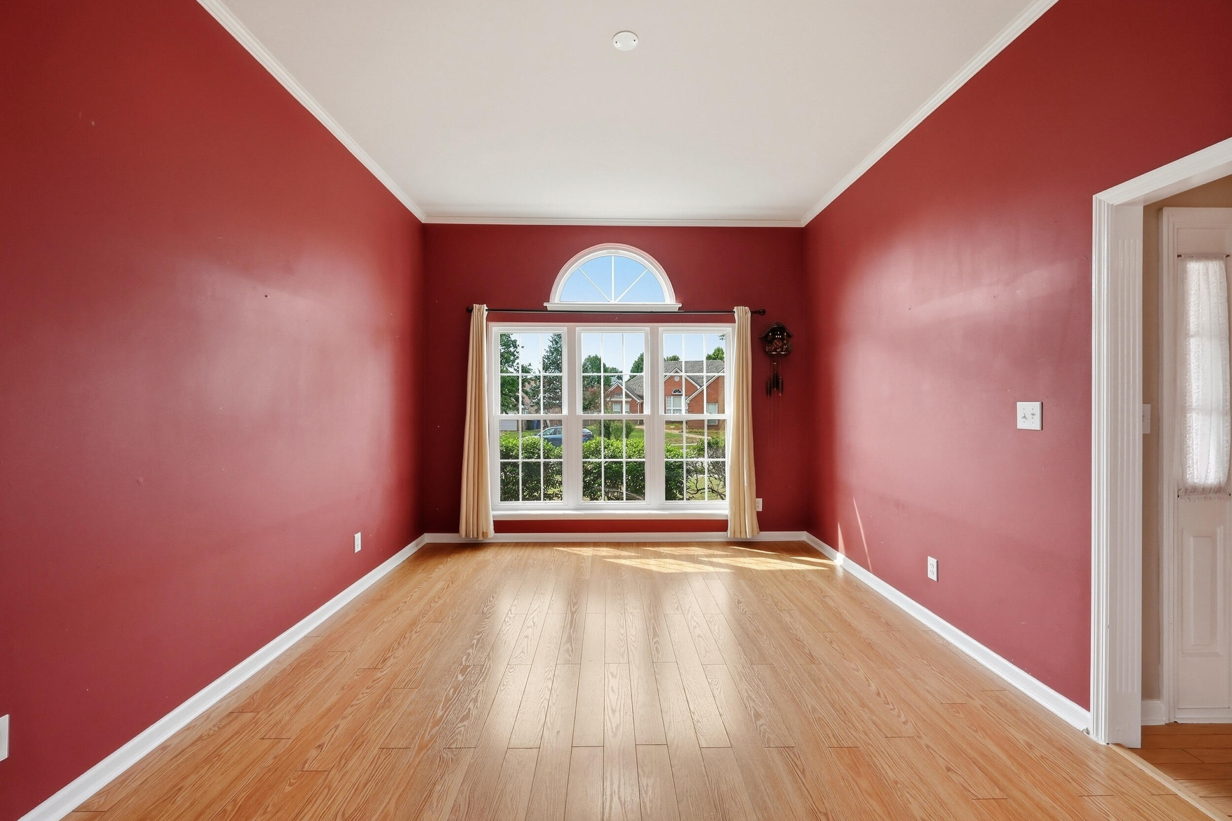 312 Mission Hills Court Property Photo 8