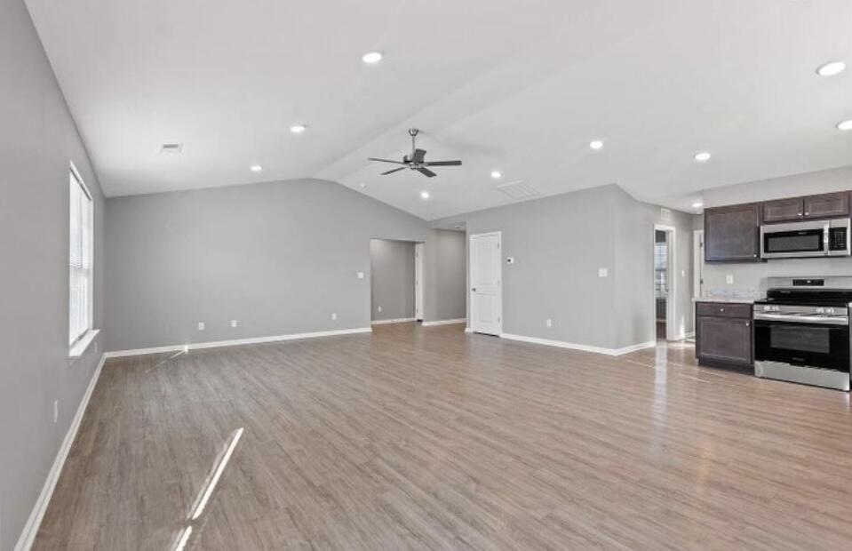 8120 Driftwood Loop Property Photo 3