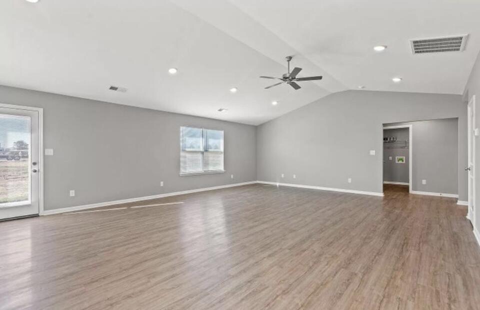 8120 Driftwood Loop Property Photo 8