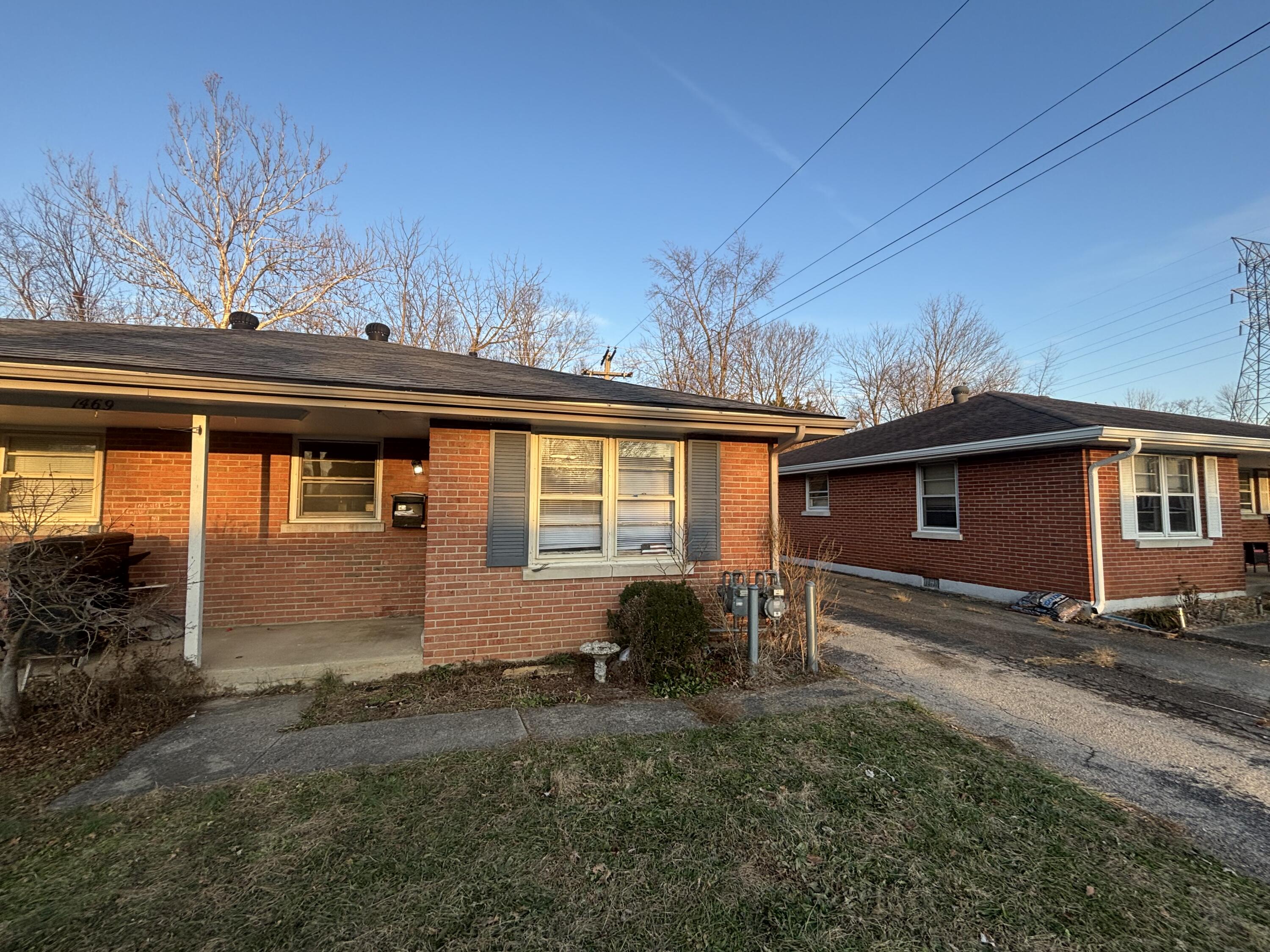 1469 Huntsville Drive B Property Photo 1