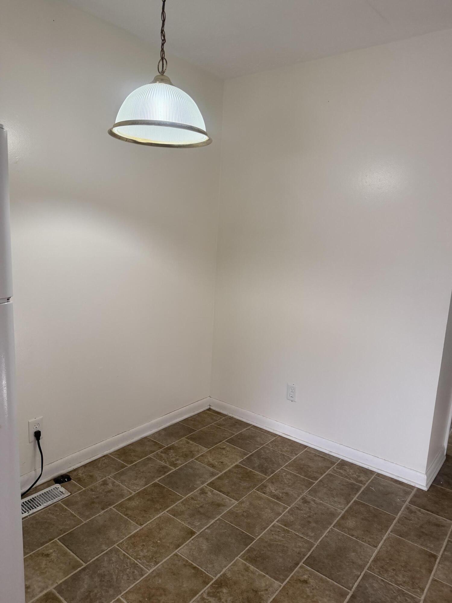 1469 Huntsville Drive B Property Photo 6