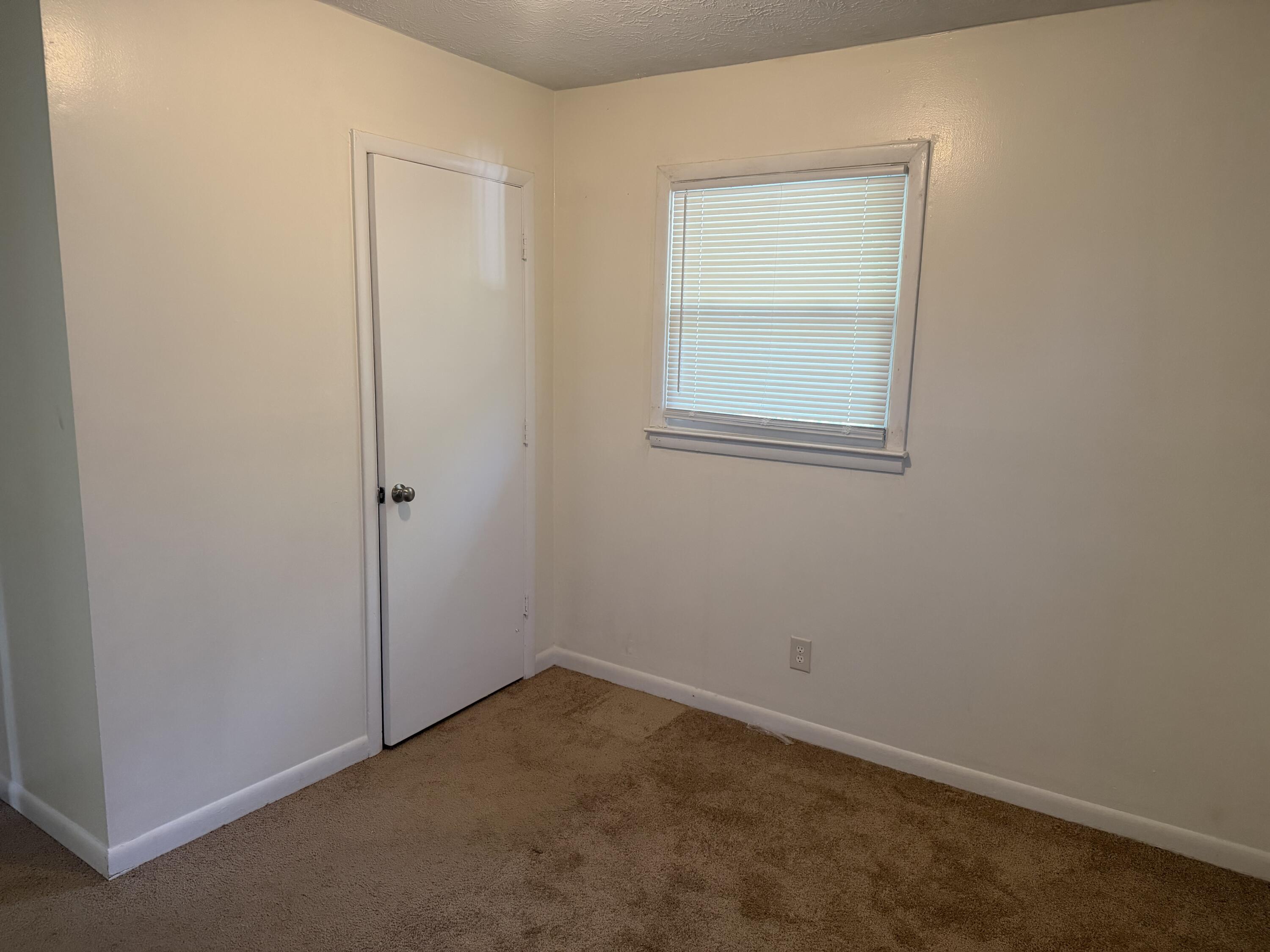 1469 Huntsville Drive B Property Photo 7