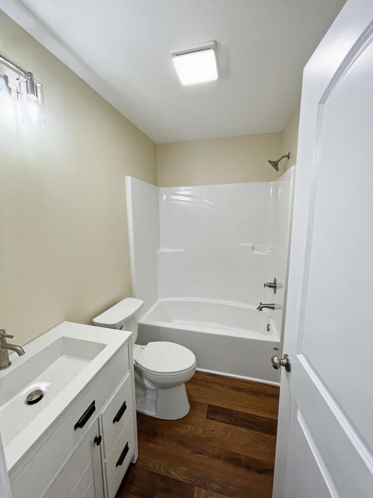 80 Gladys Avenue Property Photo 23