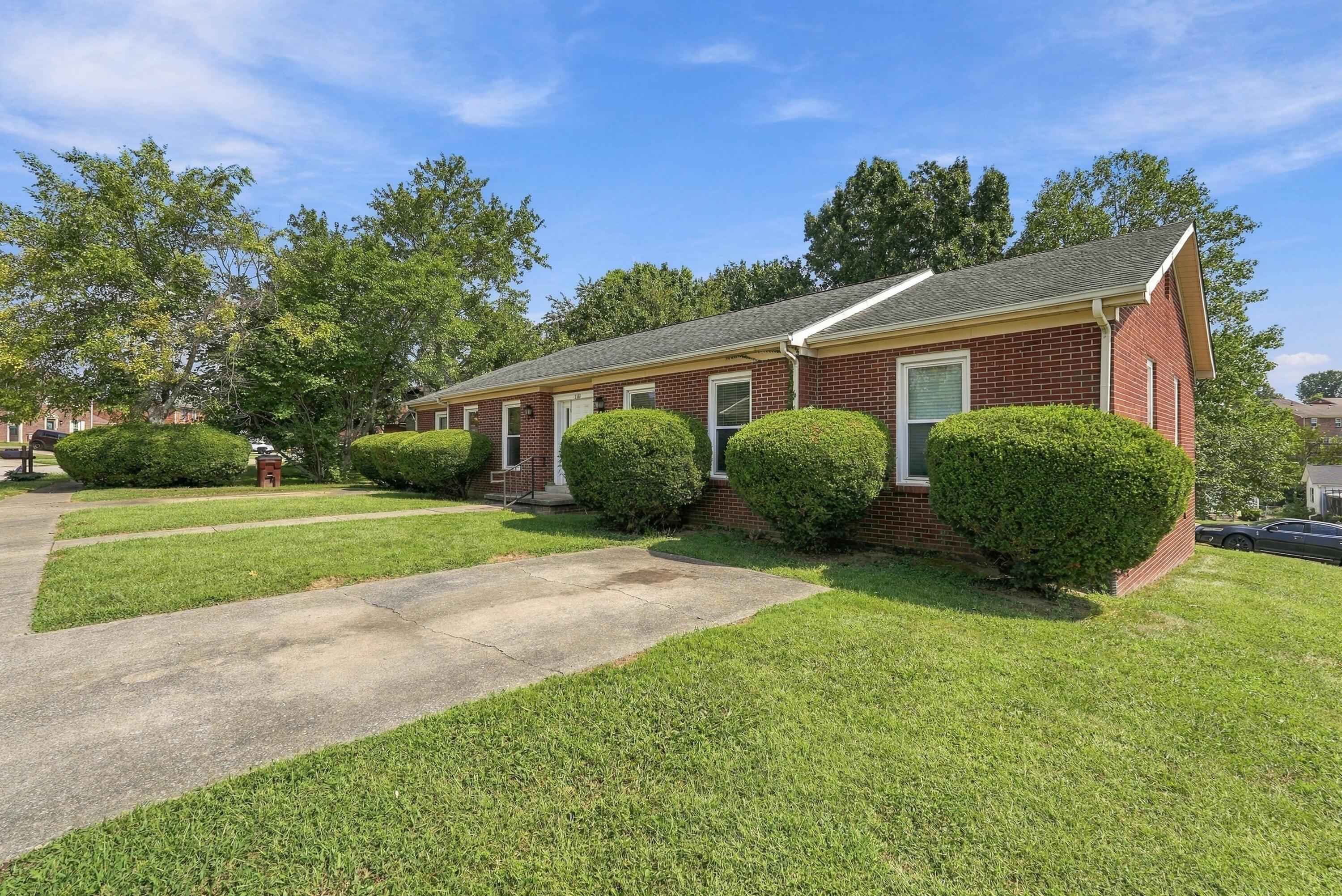2117 Fayette Drive Property Photo 3