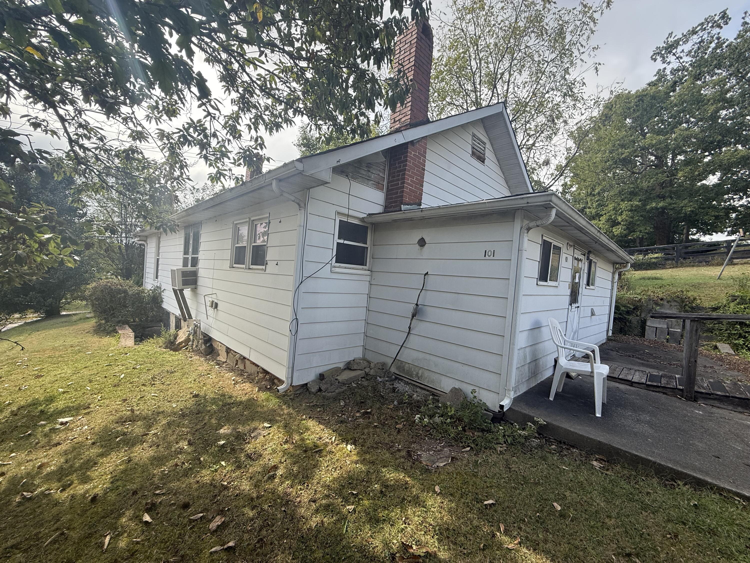 101 Balsinger Street Property Photo 3