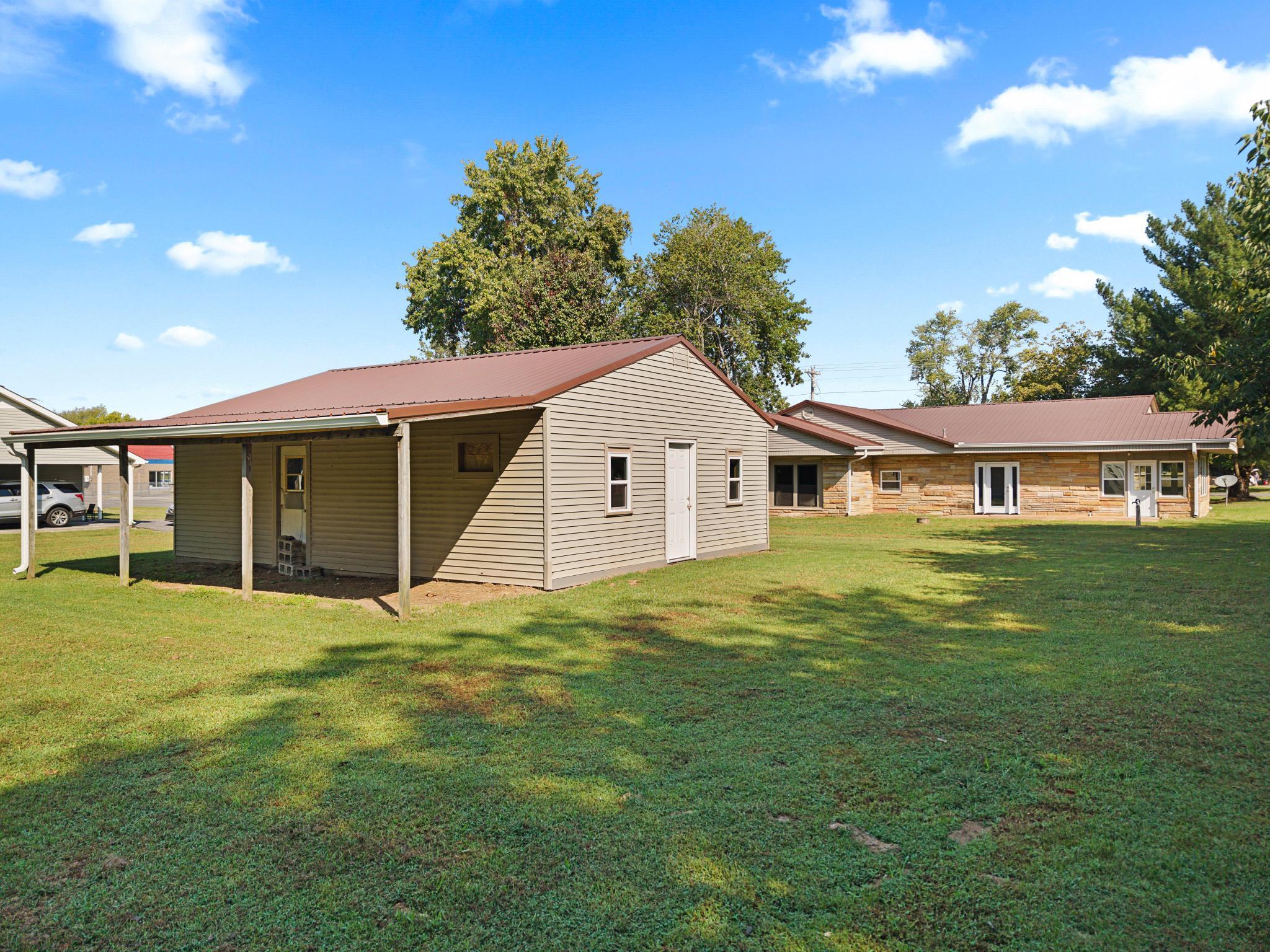 1564 U.s. 60 Property Photo 4