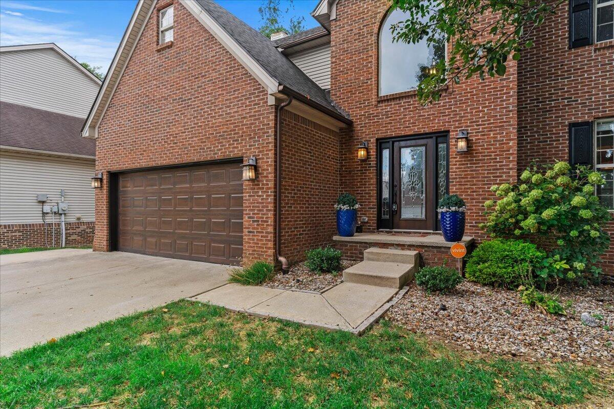 340 Meadowcrest Park Property Photo 4