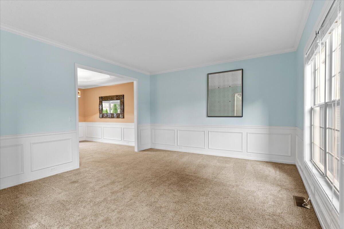 340 Meadowcrest Park Property Photo 11