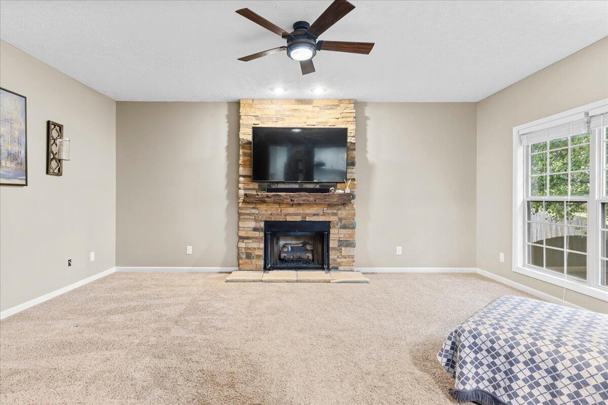 340 Meadowcrest Park Property Photo 13