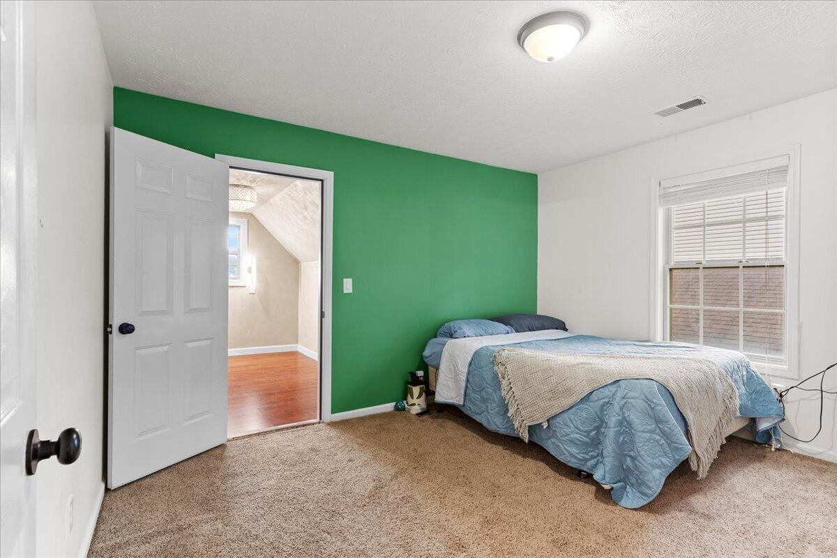 340 Meadowcrest Park Property Photo 28