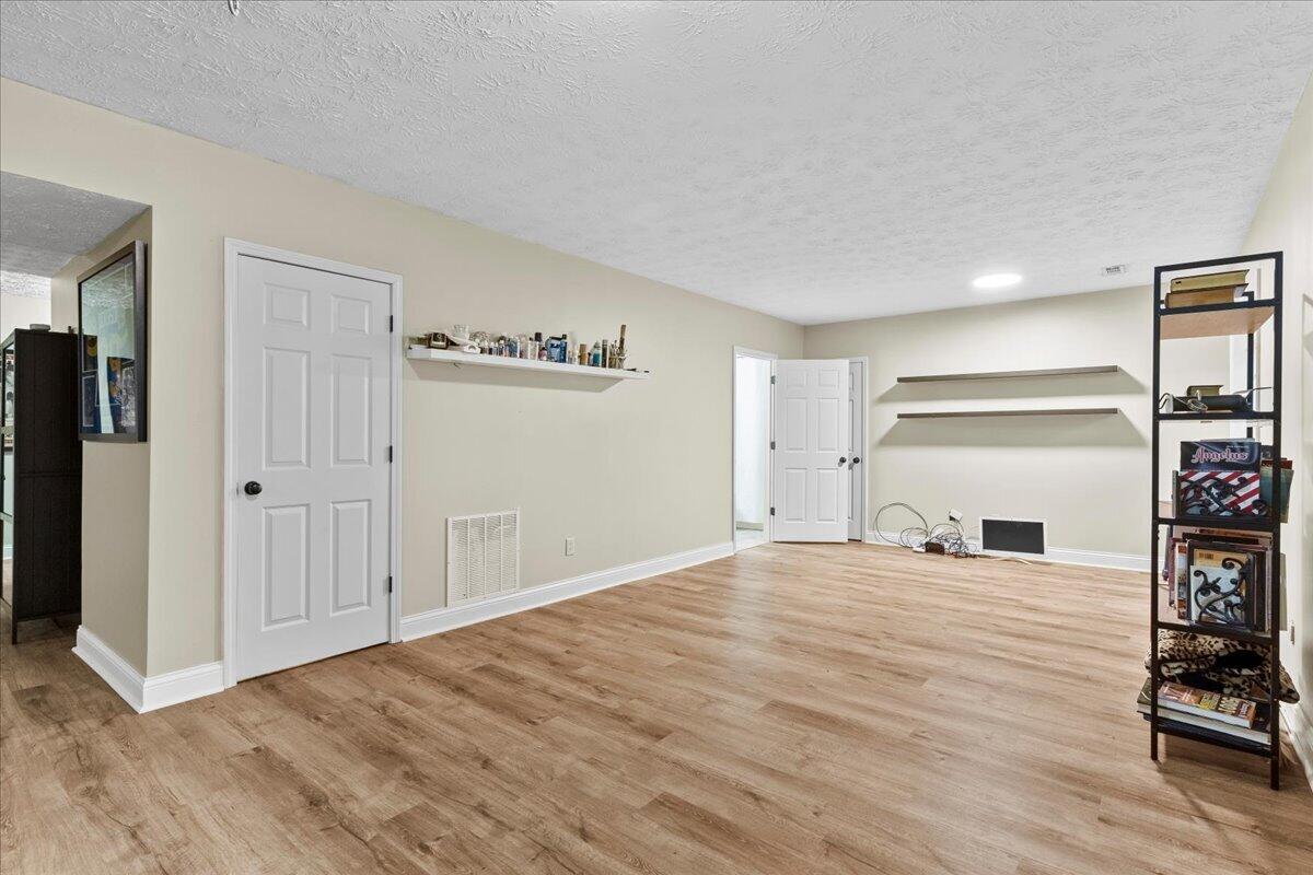 340 Meadowcrest Park Property Photo 45