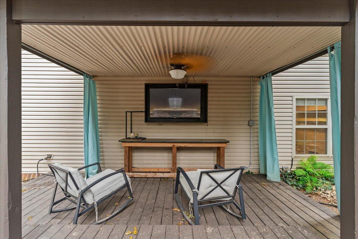 340 Meadowcrest Park Property Photo 55