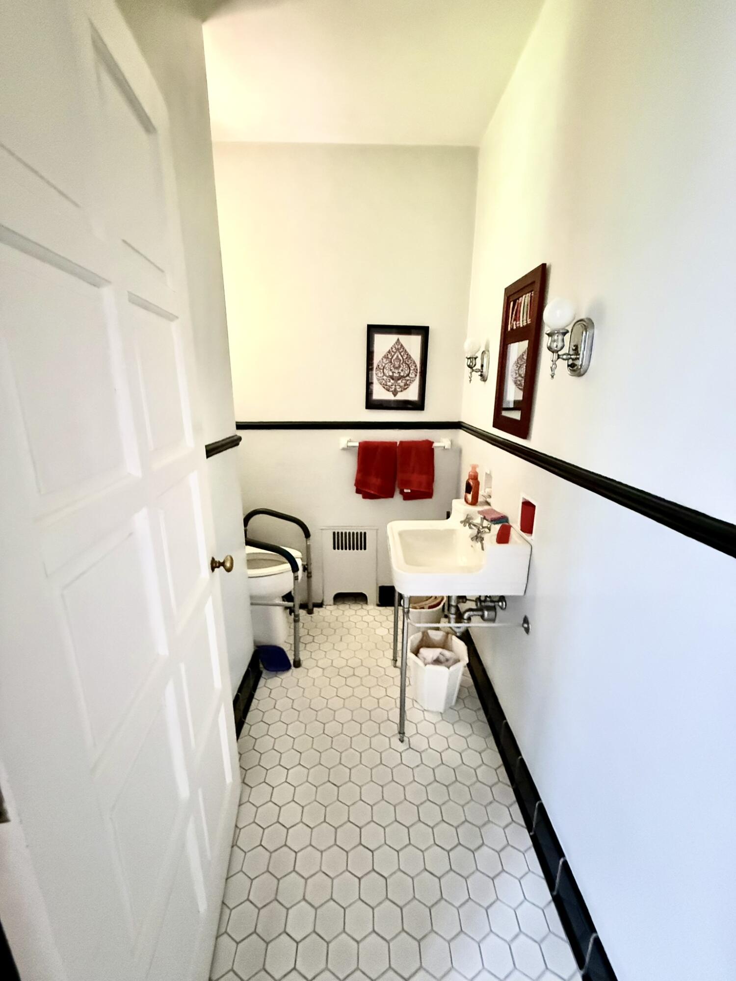 412 Englewood Road Property Photo 21