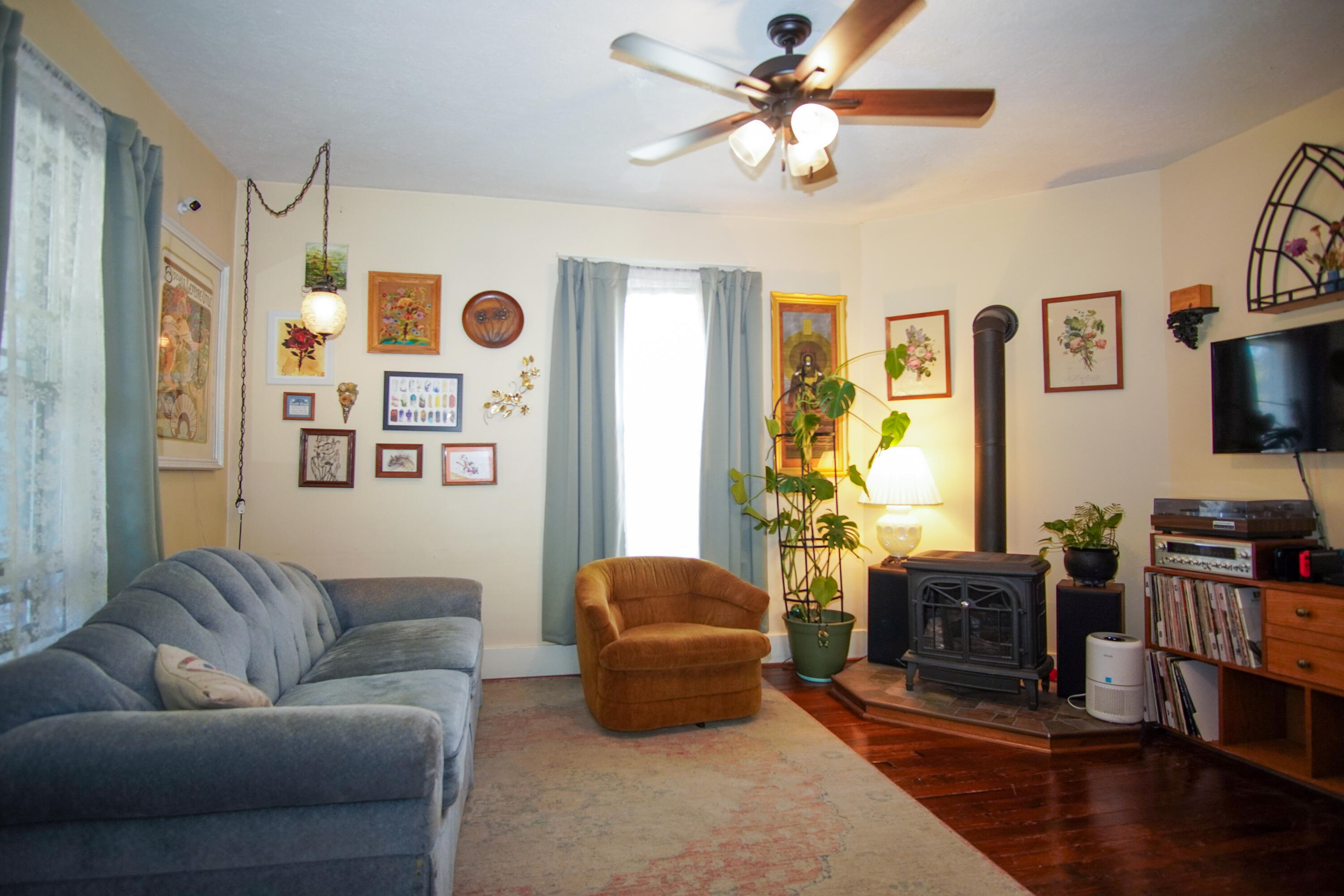 322 Harding Street Property Photo 8