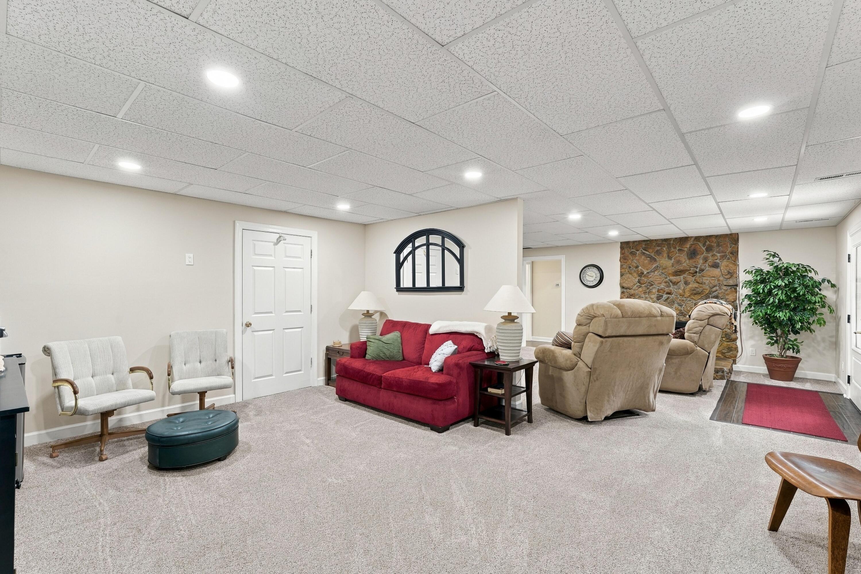 375 Weaver Lane Property Photo 46