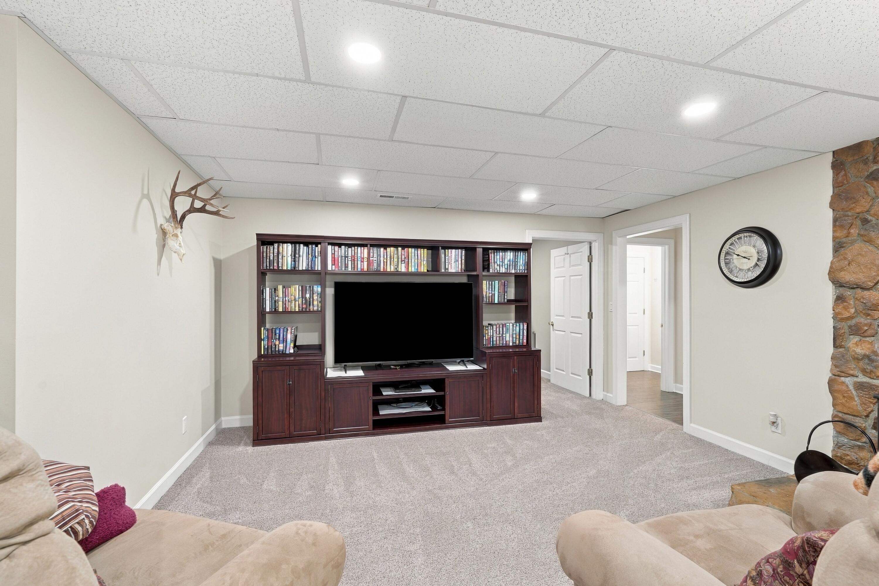 375 Weaver Lane Property Photo 47