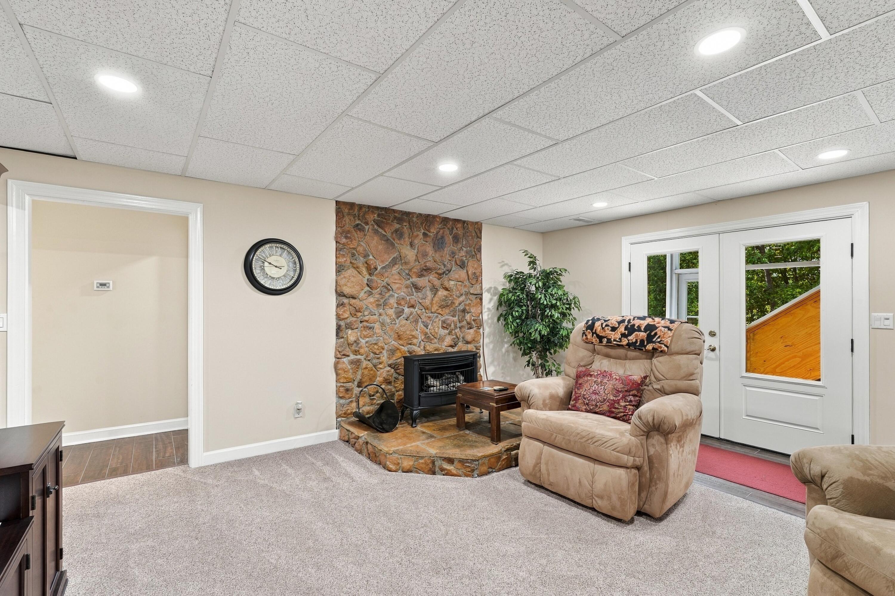 375 Weaver Lane Property Photo 48
