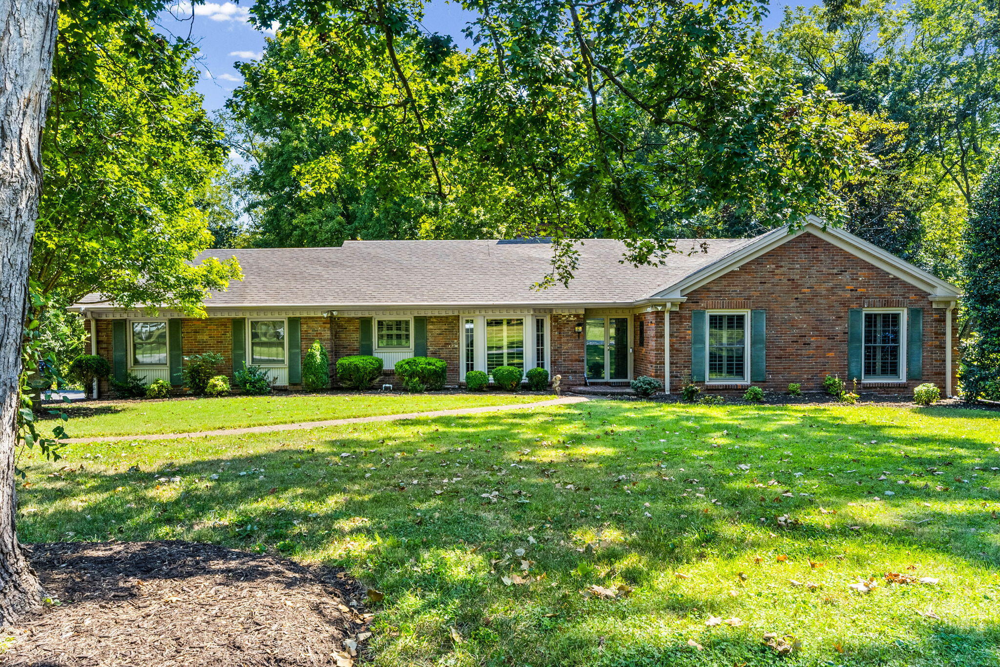 612 Deepwood Drive Property Photo 1
