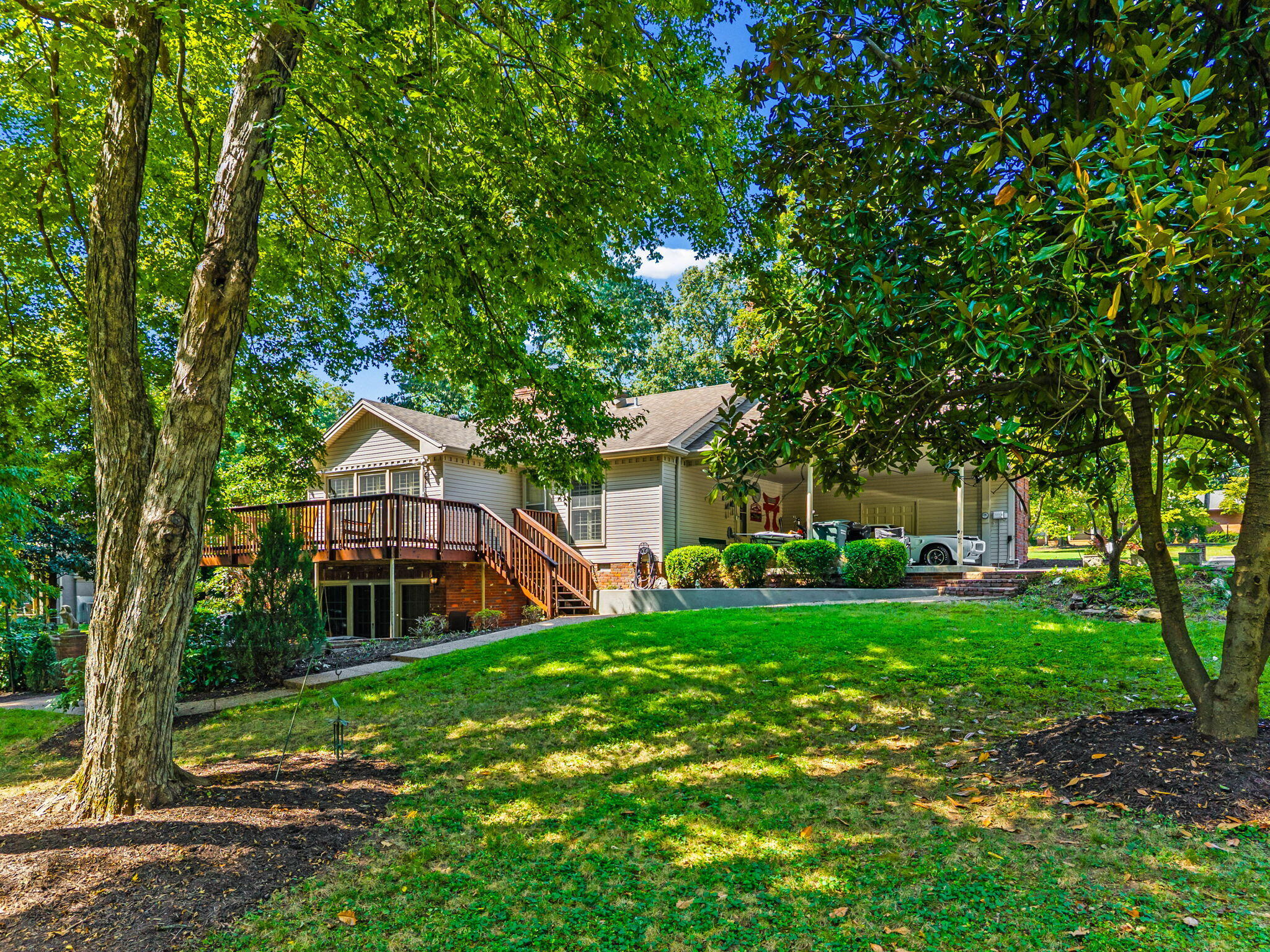 612 Deepwood Drive Property Photo 42