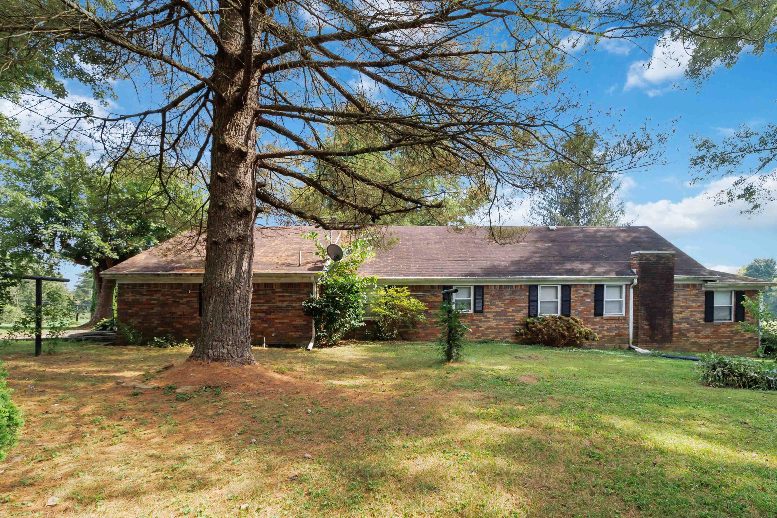 2060 U.s. 150 Property Photo 5