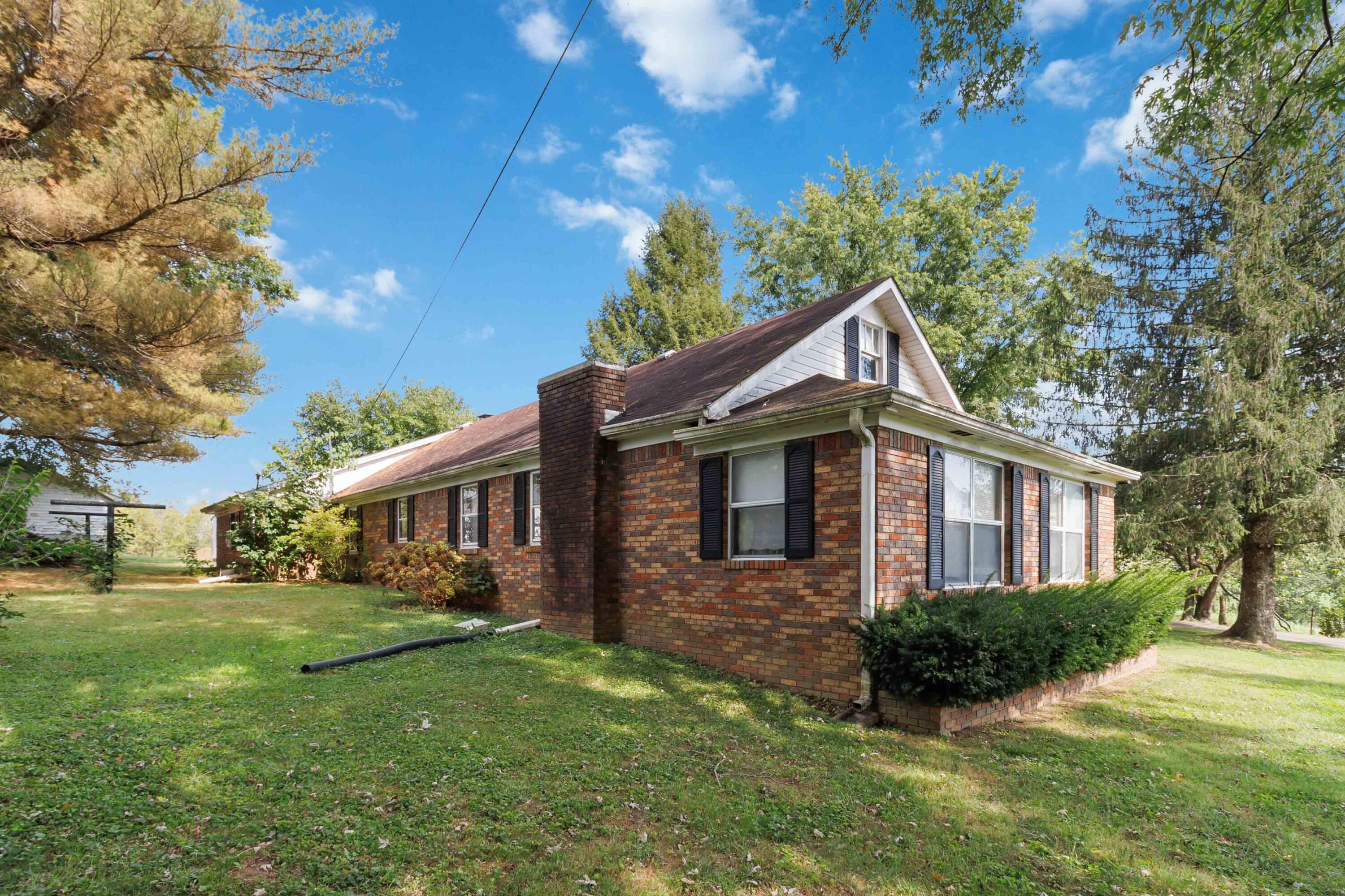 2060 U.s. 150 Property Photo 6