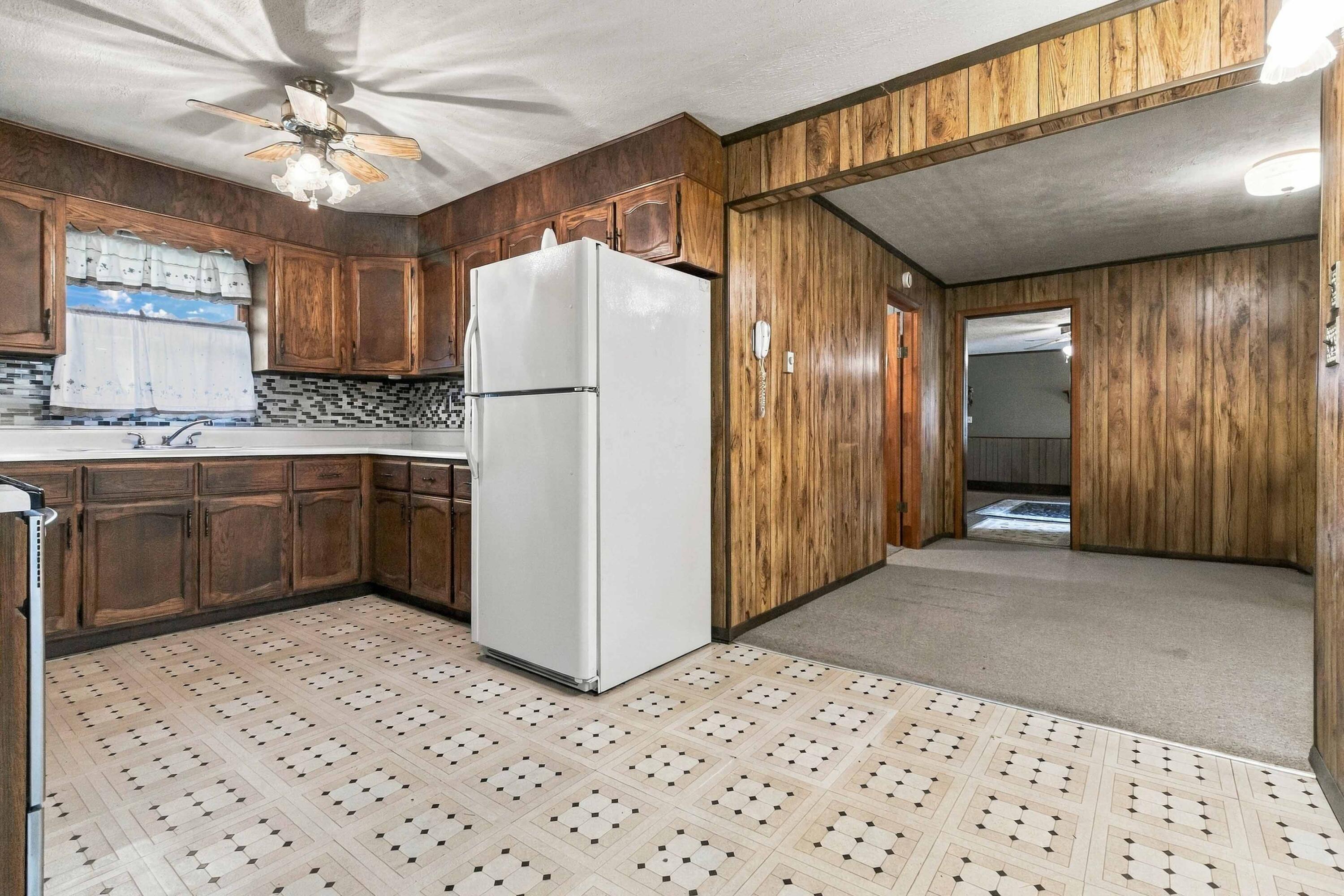 2060 U.s. 150 Property Photo 10