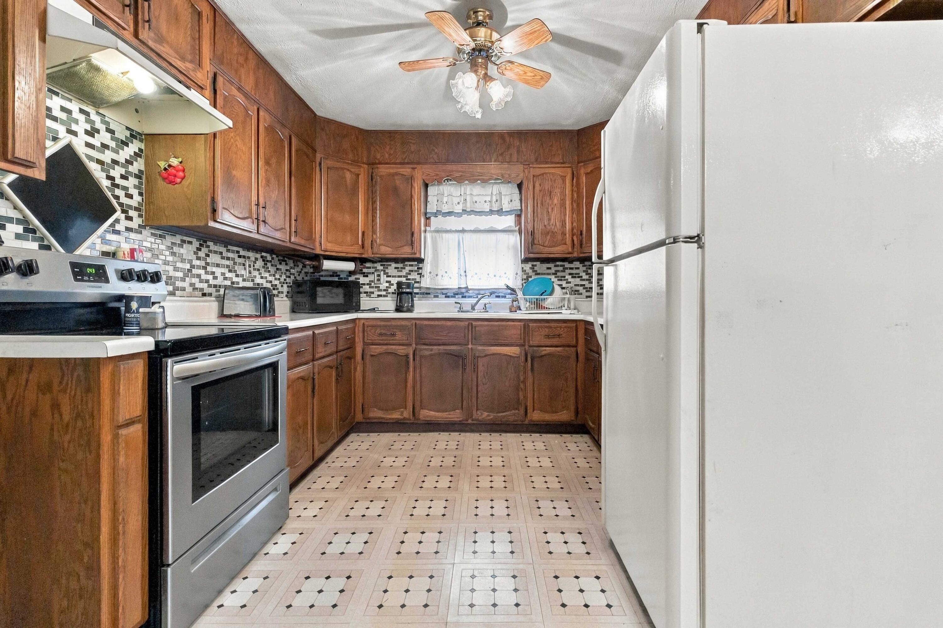 2060 U.s. 150 Property Photo 12