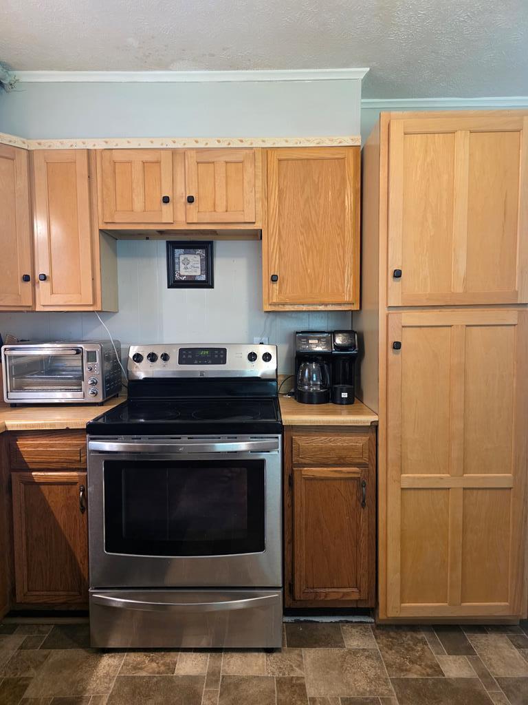 621 Evergreen Park Drive Property Photo 2
