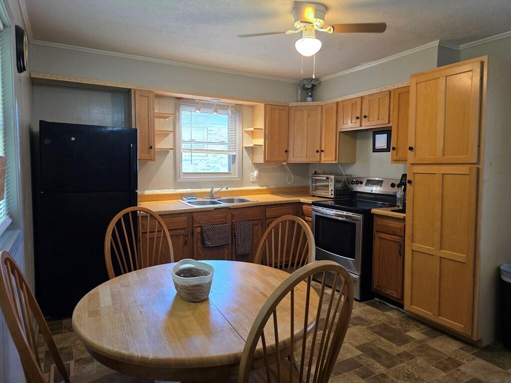 621 Evergreen Park Drive Property Photo 3