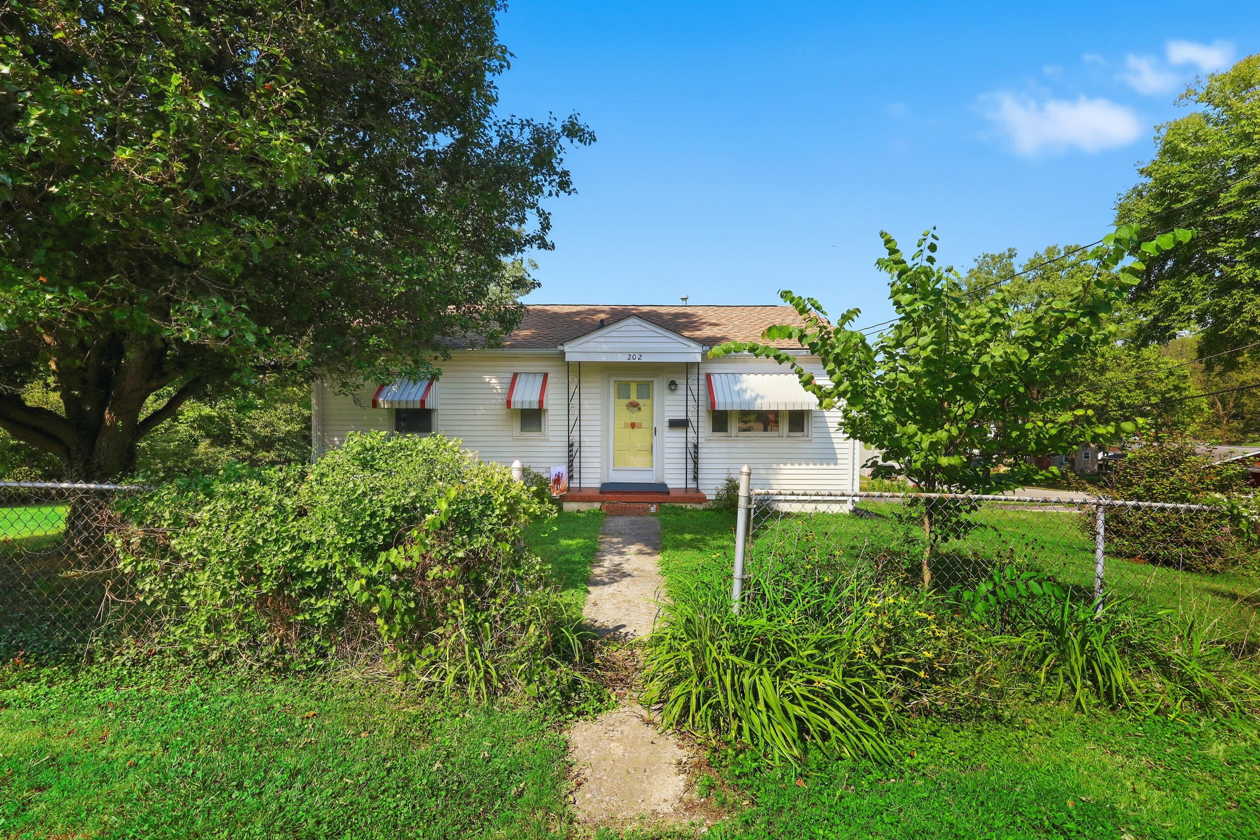 202 Lyons Drive Property Photo 1