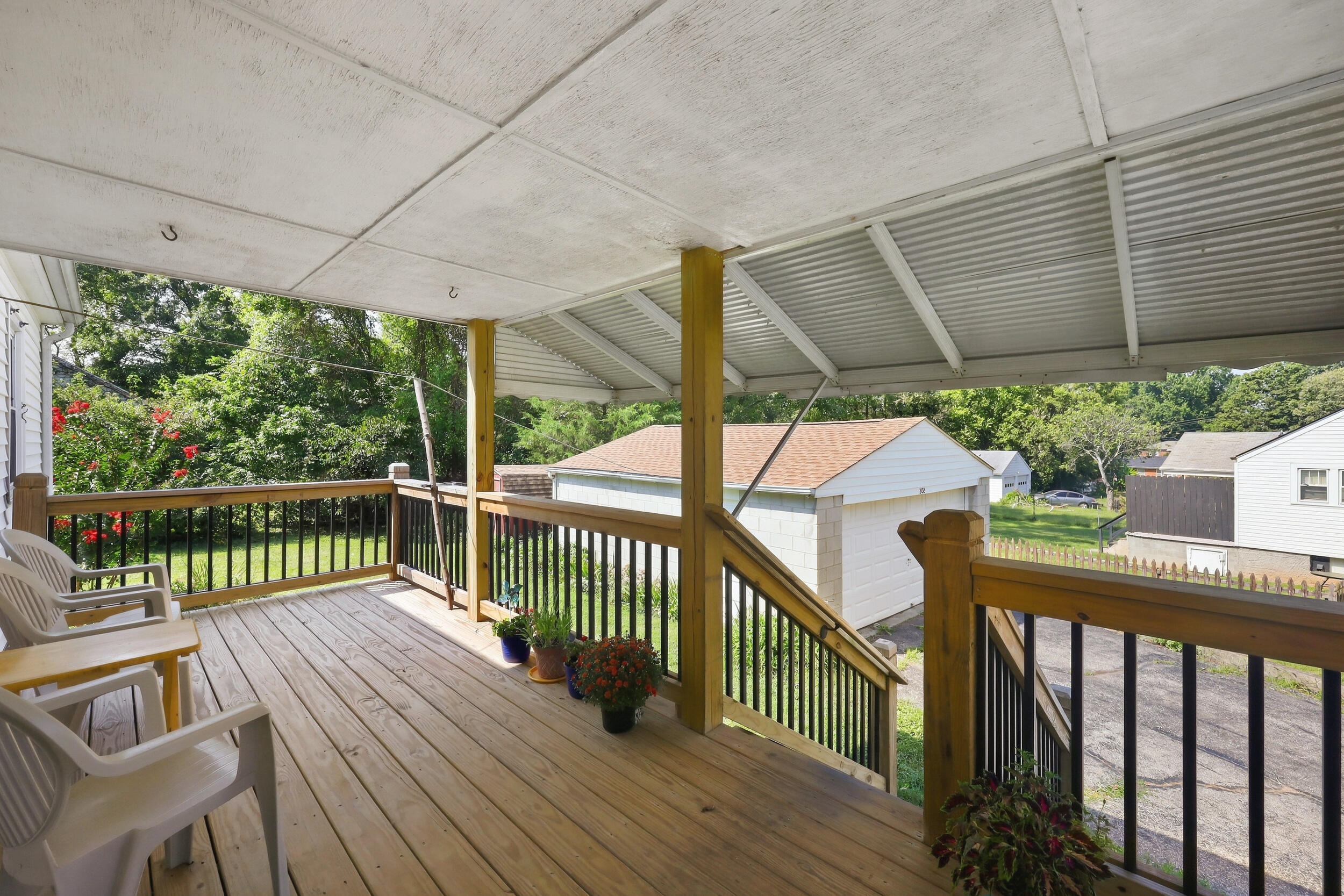 202 Lyons Drive Property Photo 10