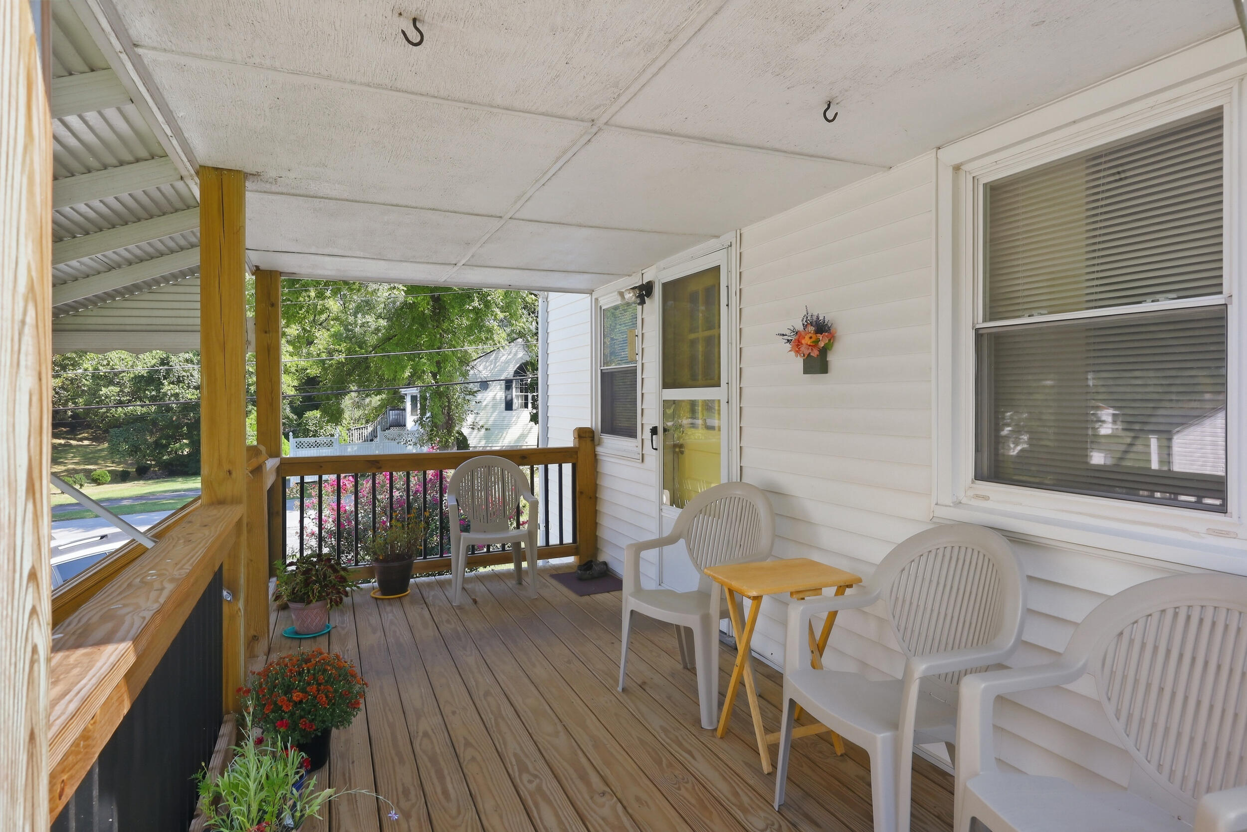202 Lyons Drive Property Photo 11