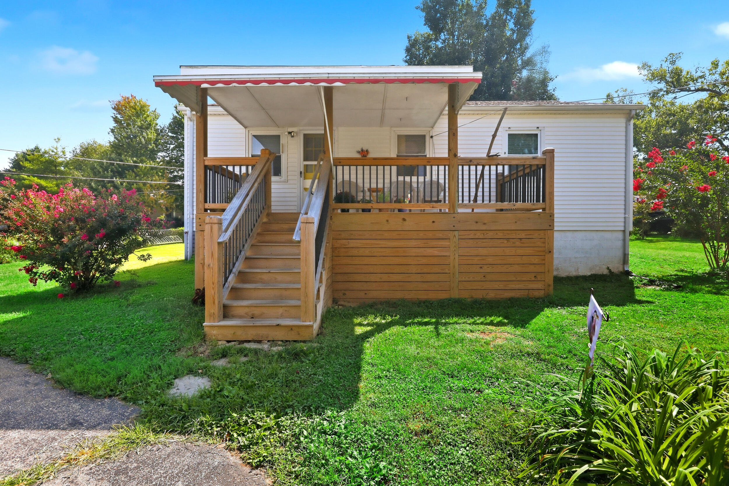 202 Lyons Drive Property Photo 12