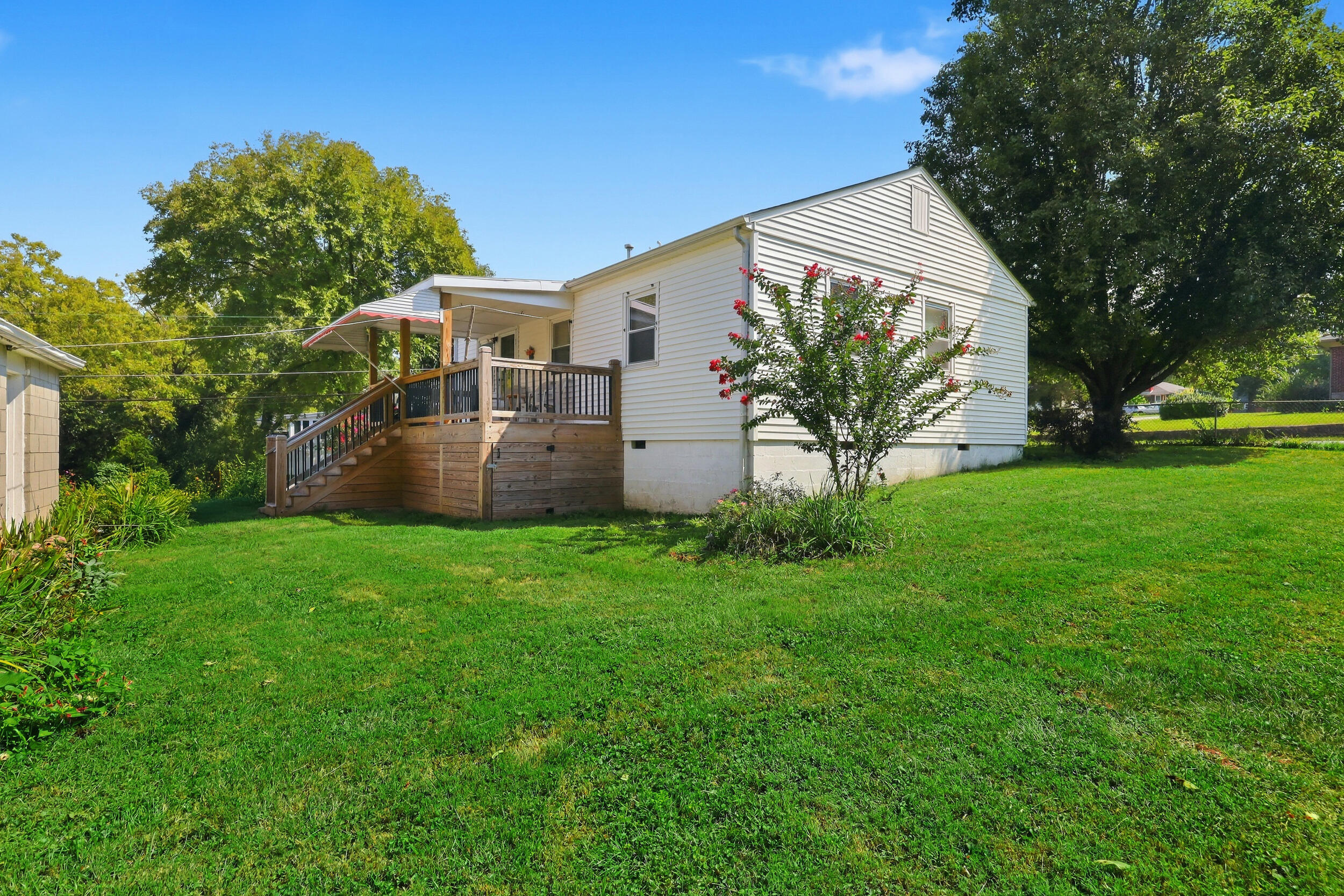 202 Lyons Drive Property Photo 13
