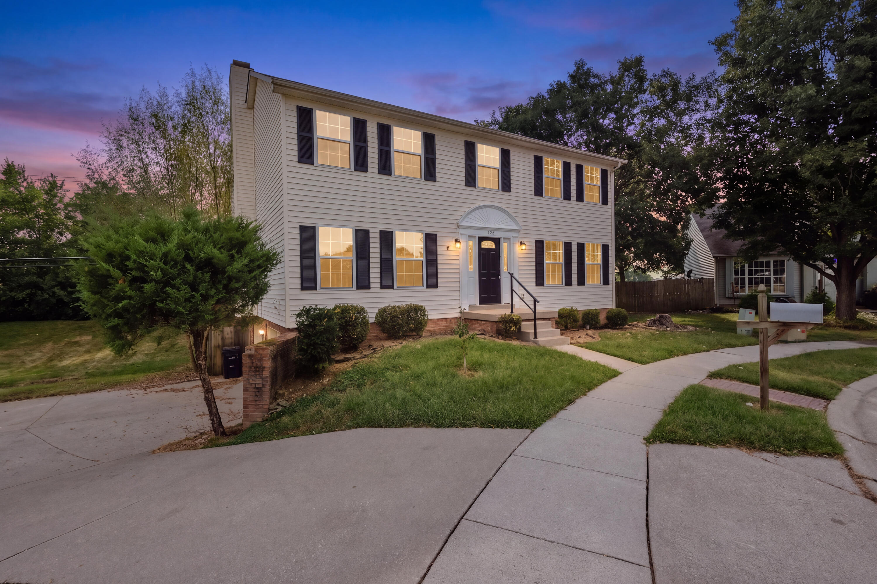1104 Clovelly Court Property Photo 1