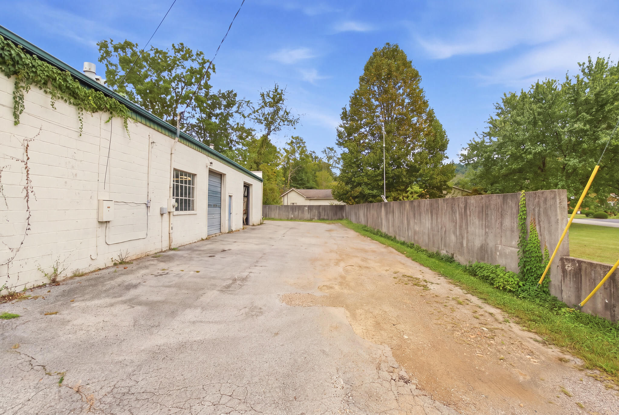 740 Winchester Road Property Photo 3