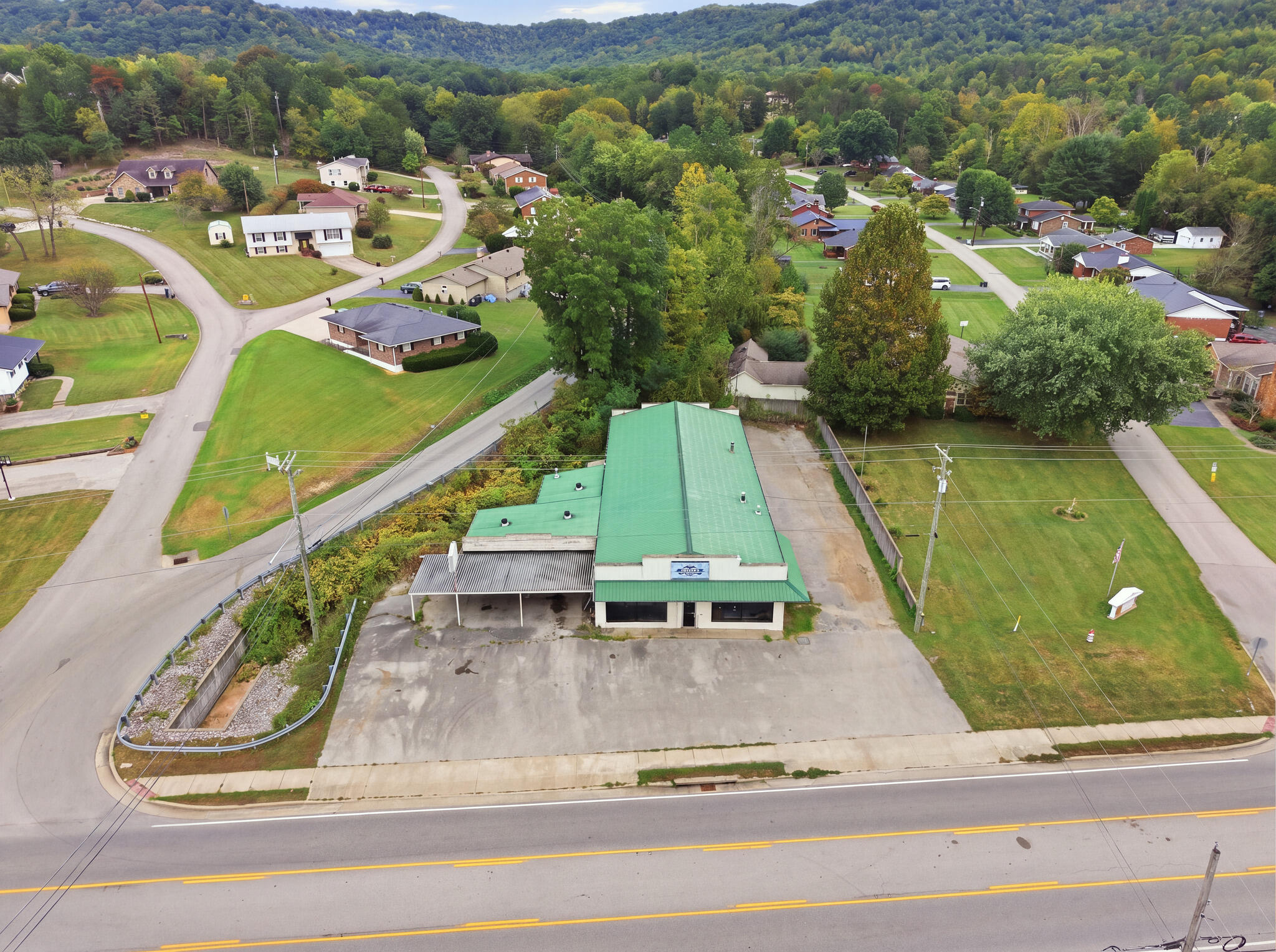 740 Winchester Road Property Photo 4