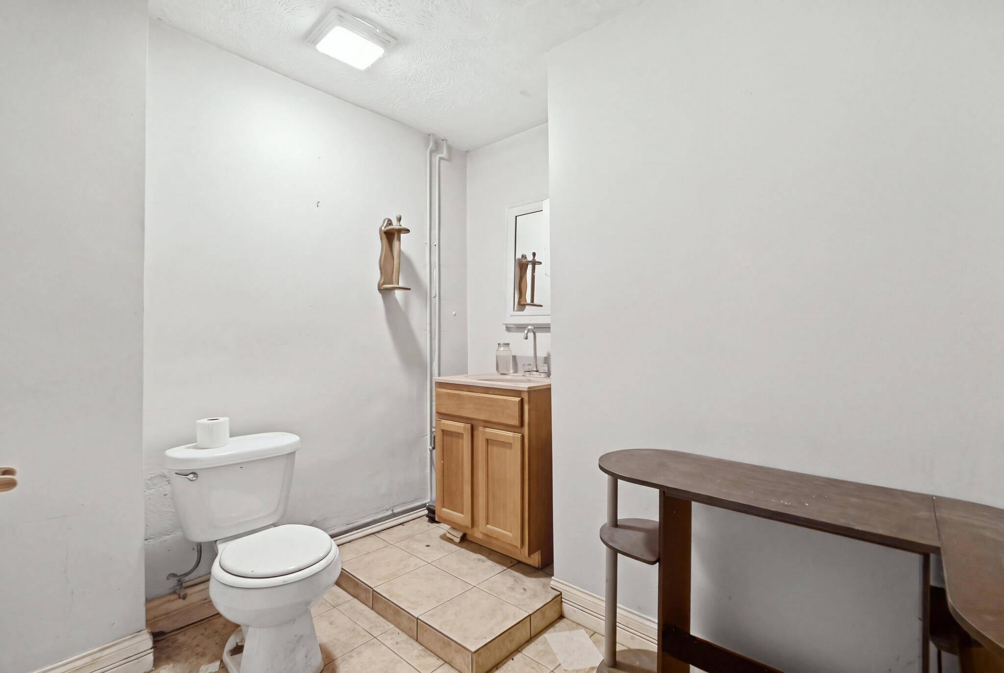 740 Winchester Road Property Photo 13