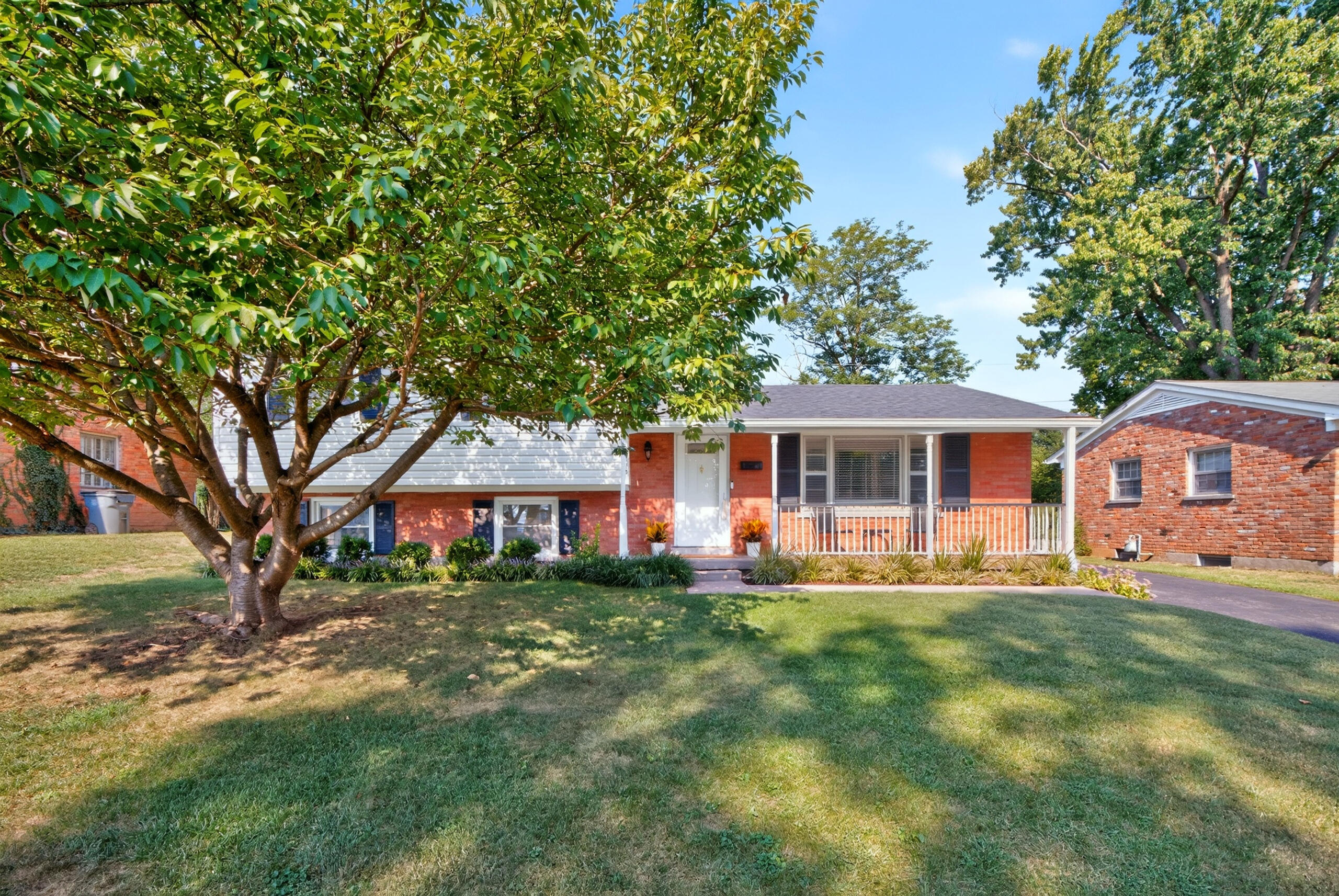 2213 Oleander Court Property Photo 1