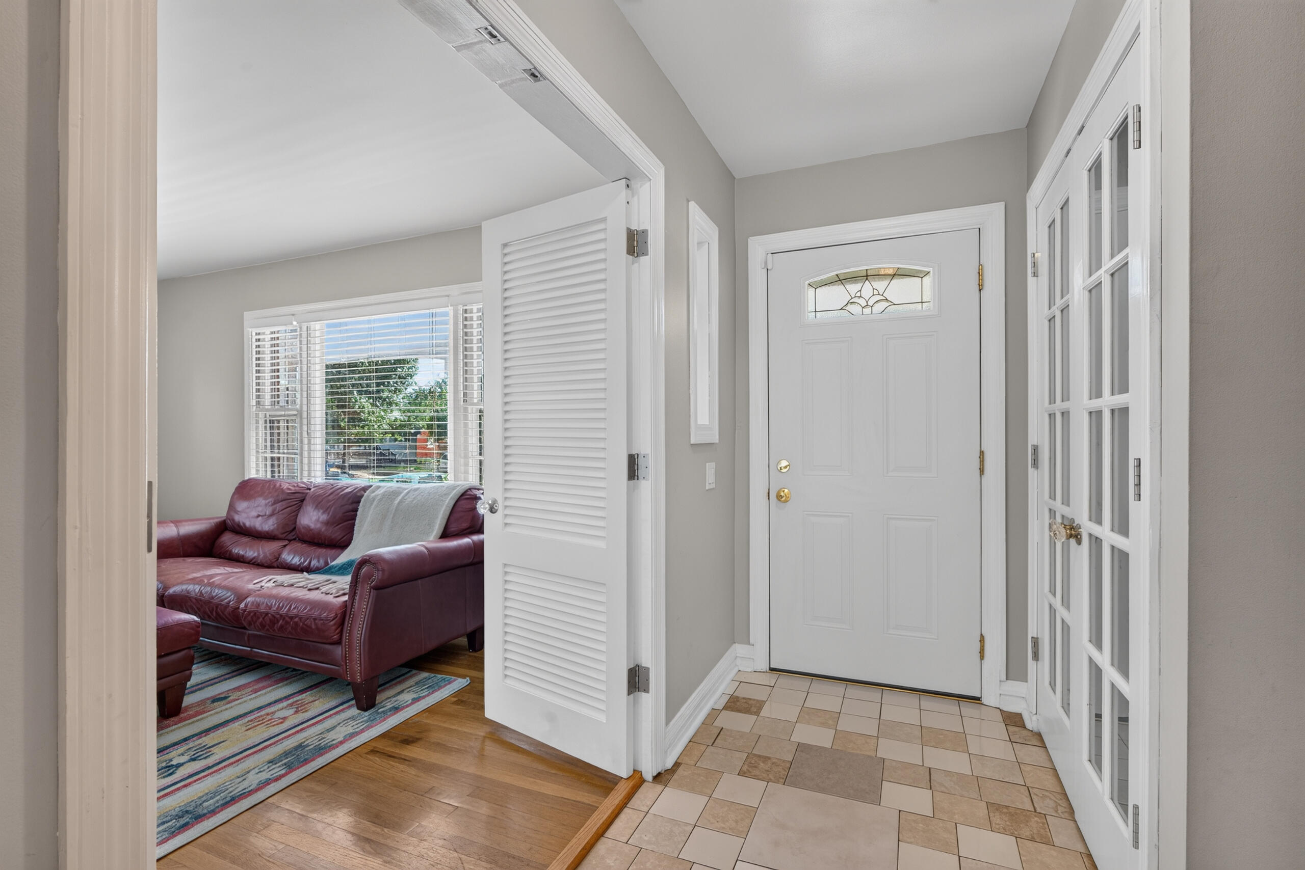 2213 Oleander Court Property Photo 4