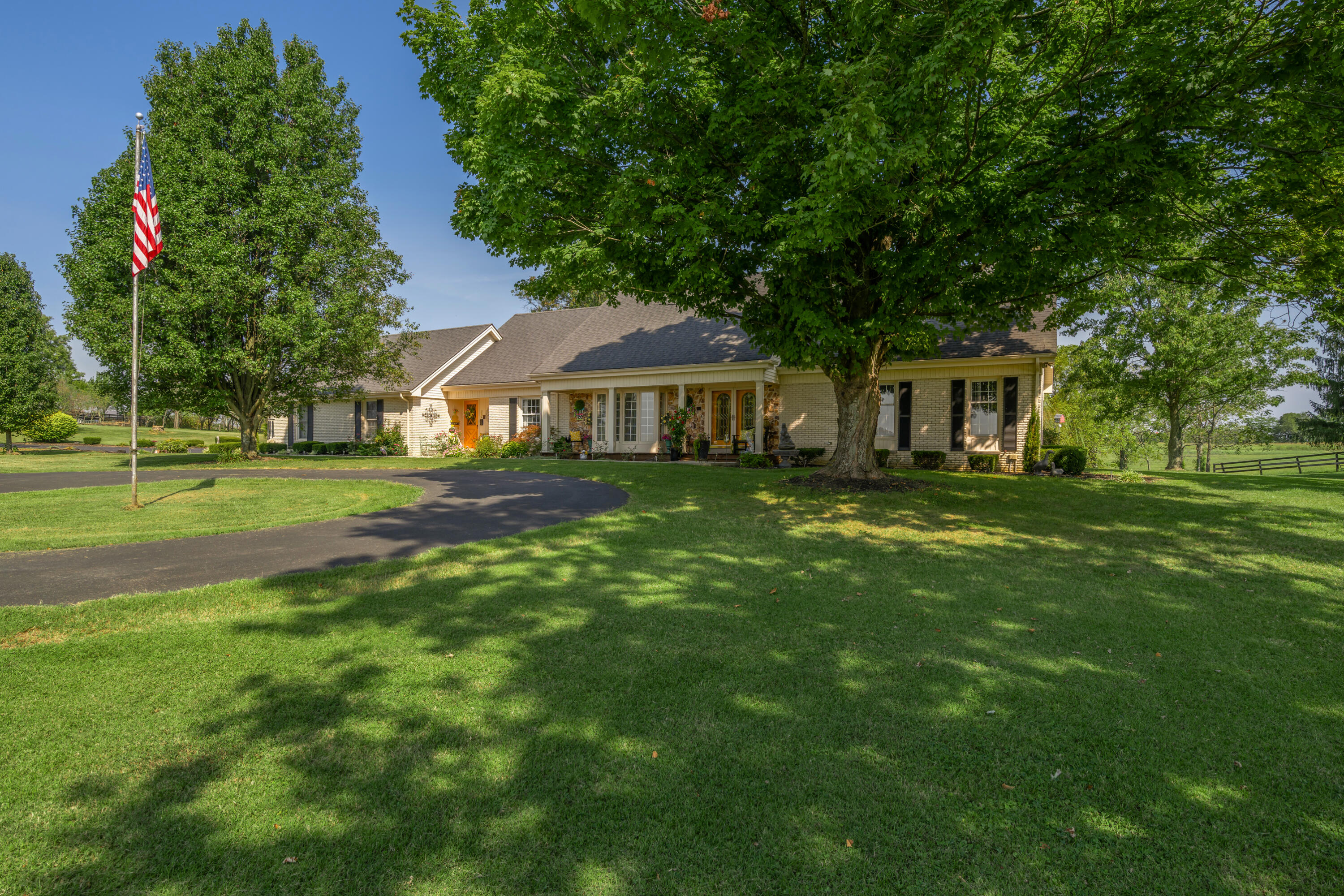 5487 Athens Walnut Hill Pike Property Photo 4